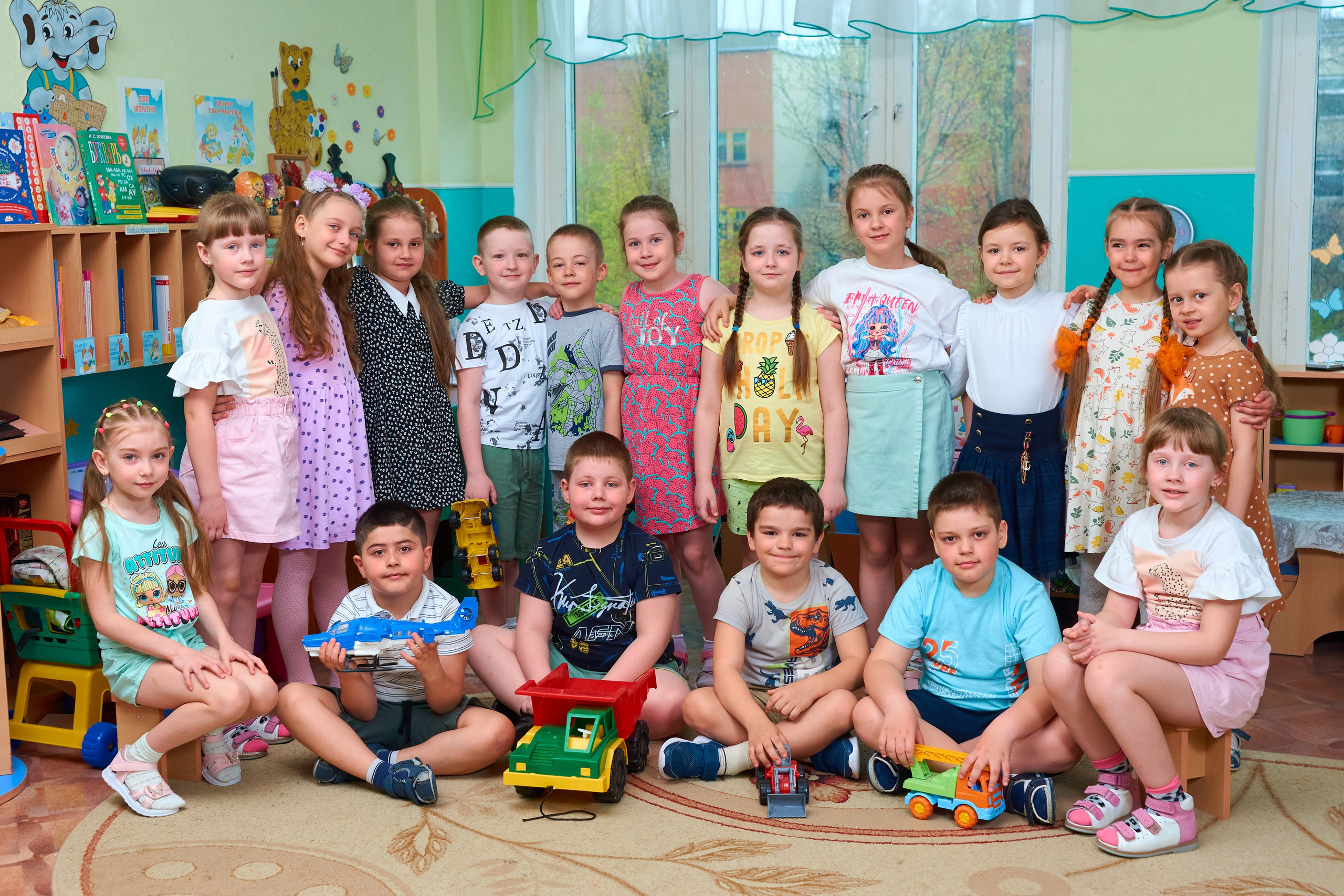 Игры и занятия в группе. Childrenfoto.ru