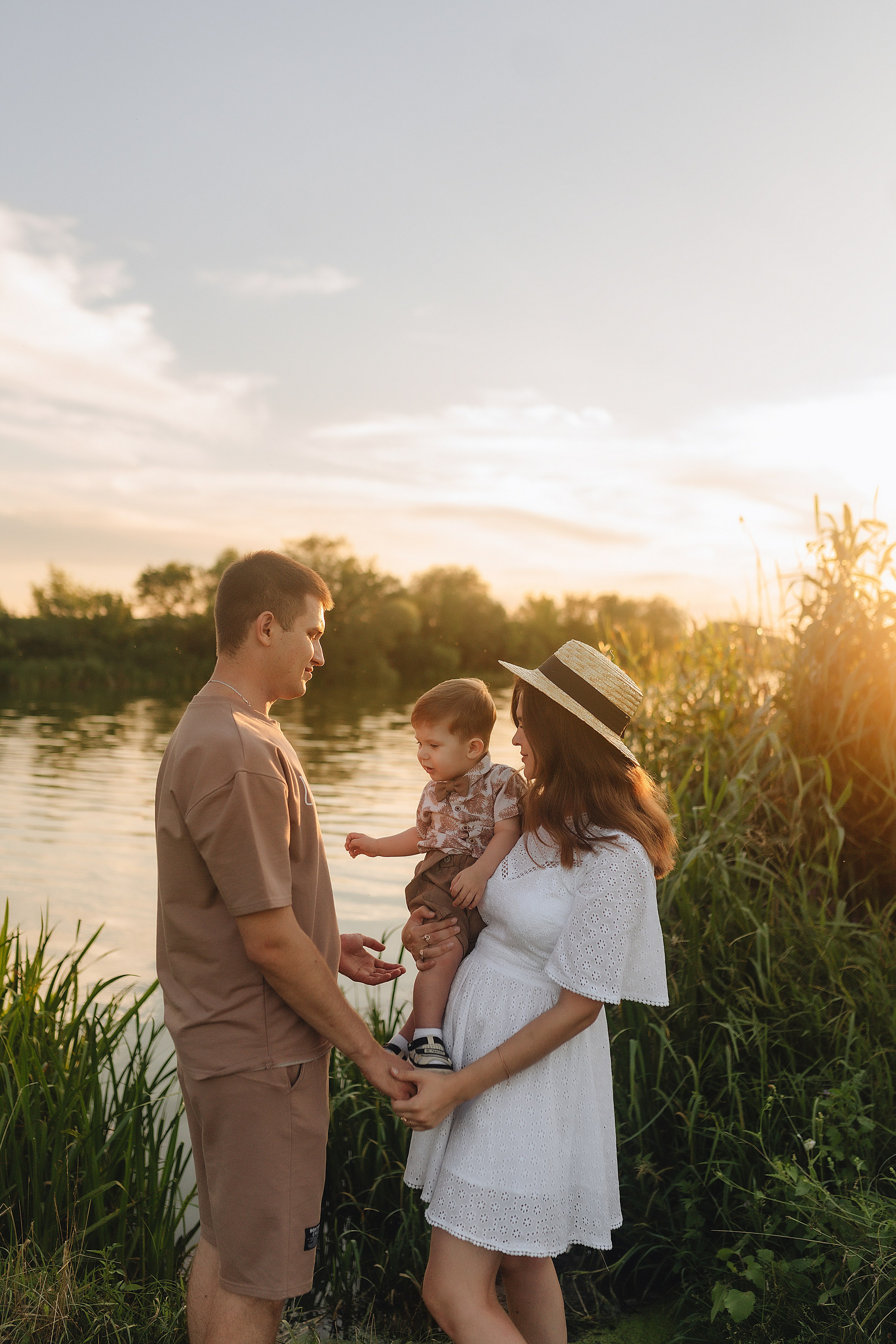 Светлана, Сергей и Женя | Семейная съемка на закате. Фотограф Карина Шмулёва. Воронеж и область