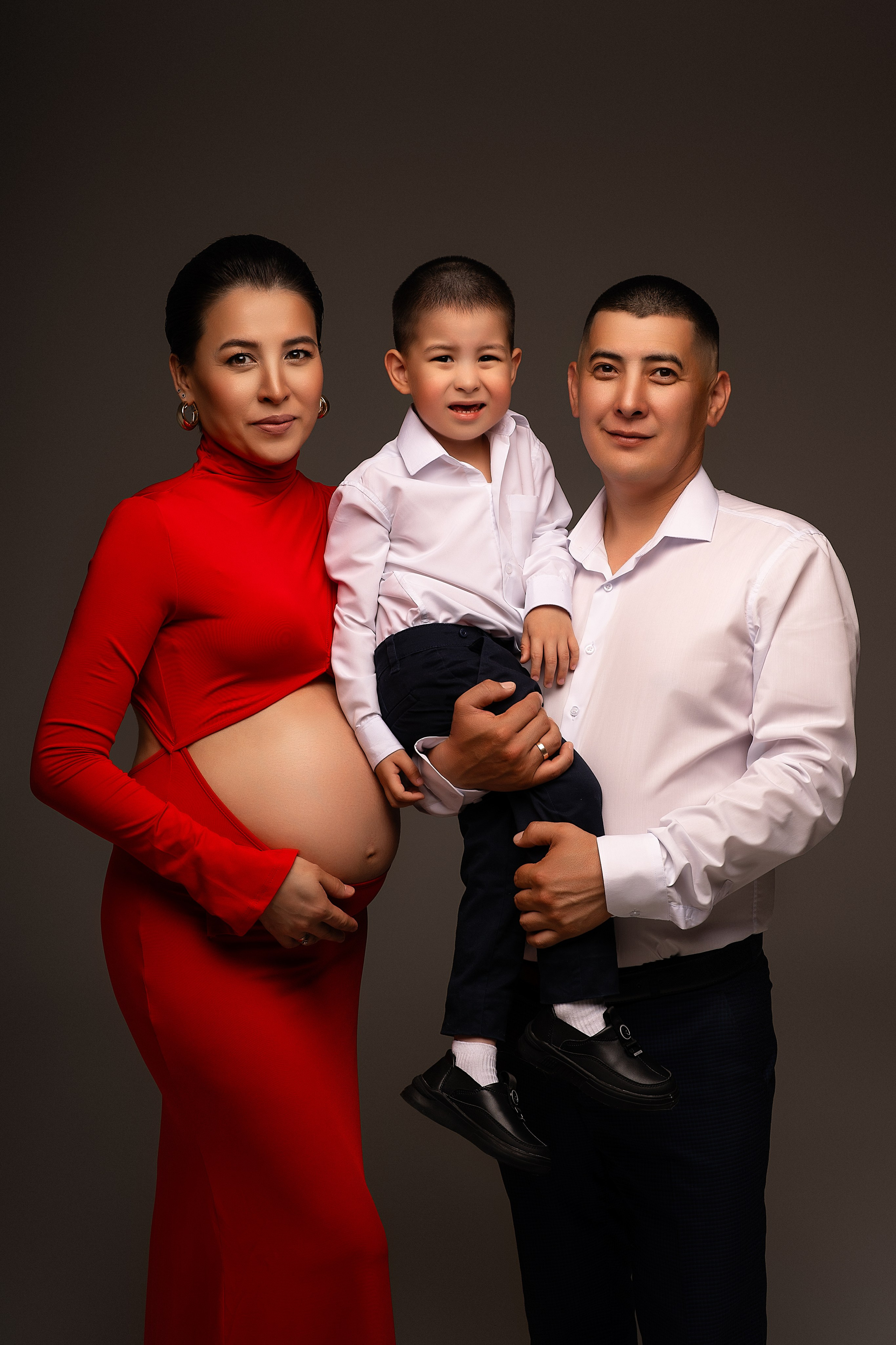 Беременность. Студийная съёмка. Фотограф беременности в Омске Татьяна Медведева