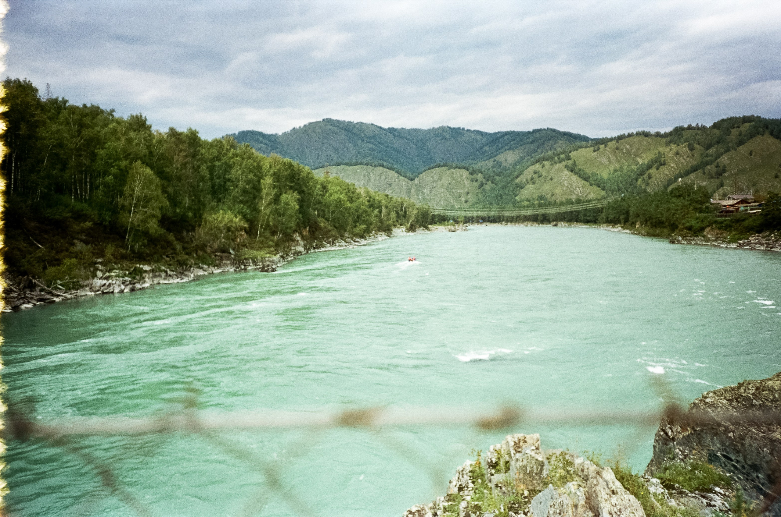 Зубы Дракона. Подвесной мост, скалы и Катунь. Фотограф-документалист Мария Осокина