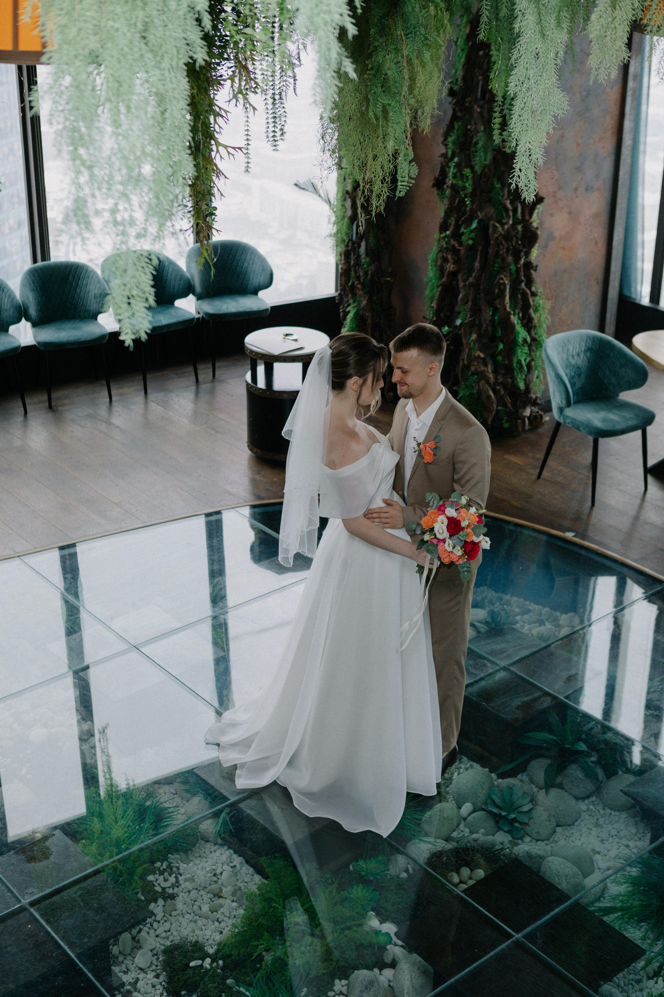 Ксюша и Илья. Утро в отеле роспись в Birds. Свадебный и портретный фотограф в Москве Анастасия Масюк