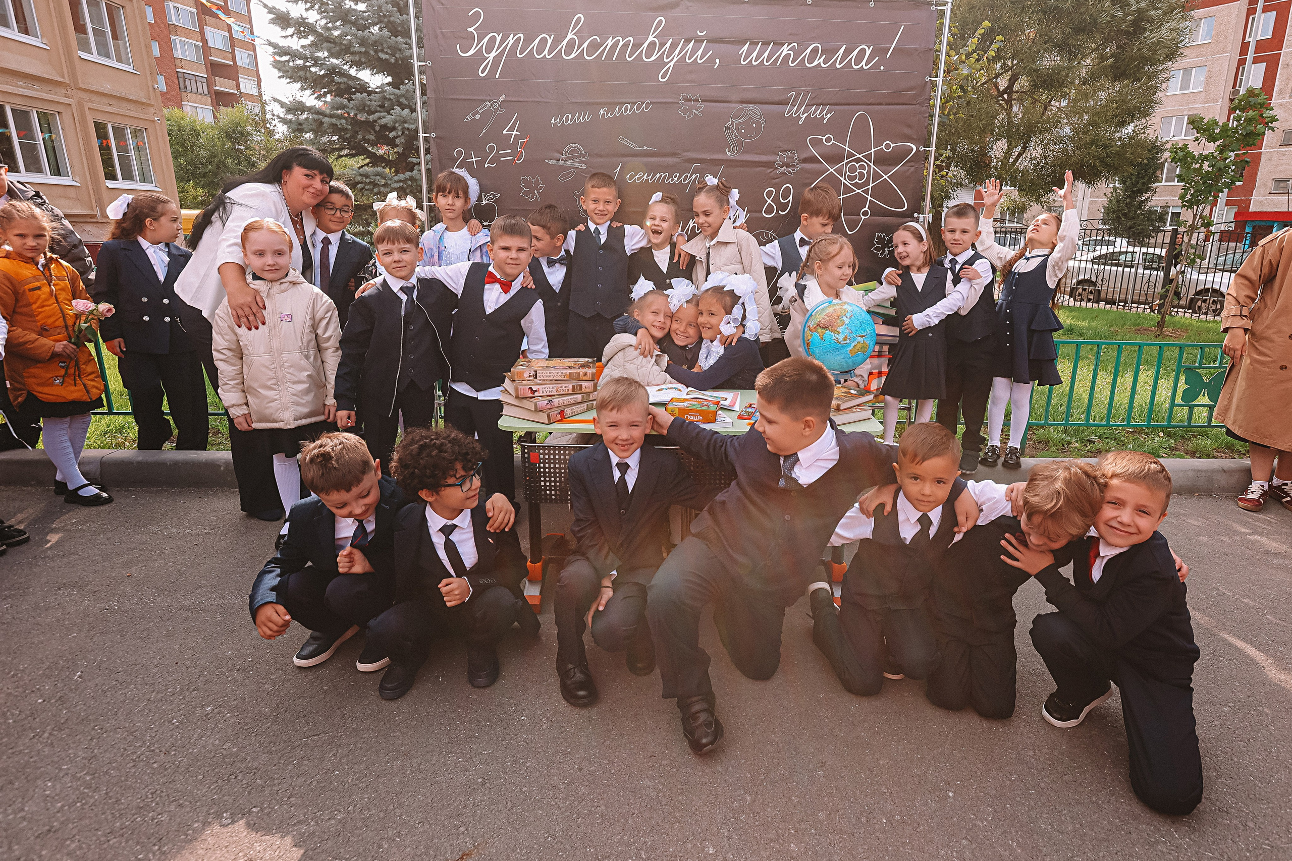 1 сентября линейка+кл час+портреты. Семейный фотограф Тюмень, фотограф на роды Салмина Мария