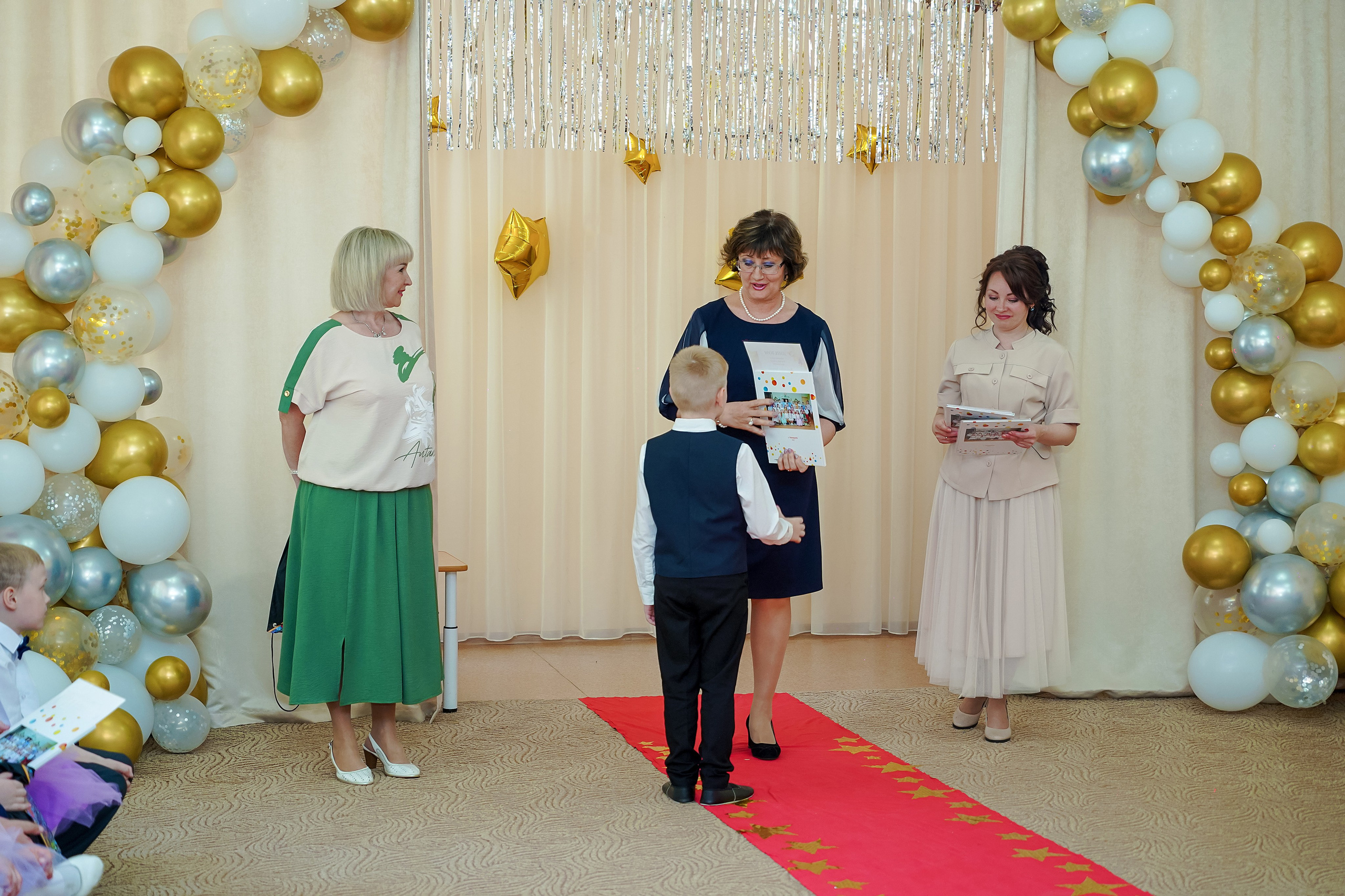 Фотосъемка видеосъёмка фотограф видеооператор новогодних утренников  в. Фотограф, видеооператор Нина Коршунова