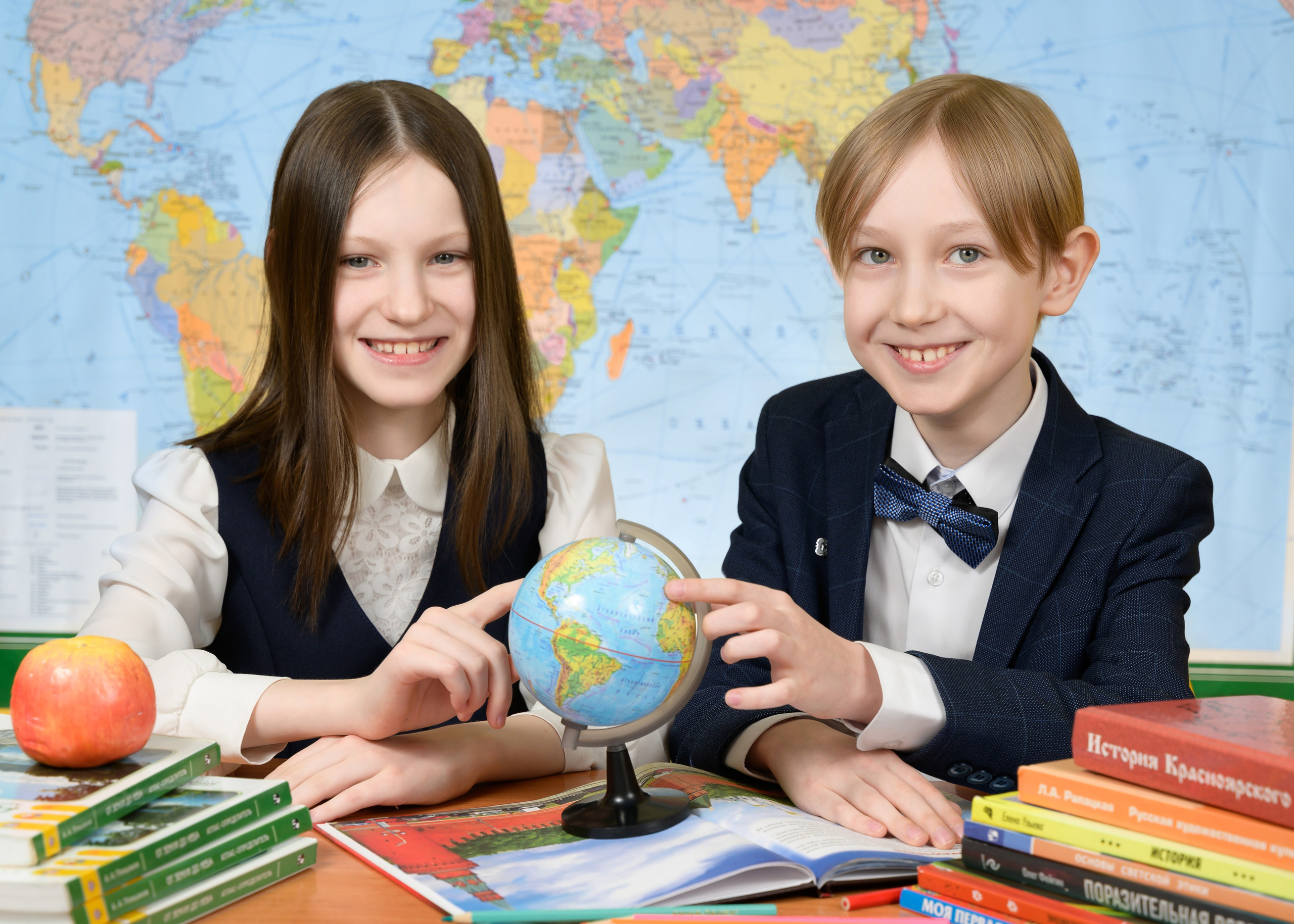 Профессиональная фотосъёмка на выпускные альбомы в Красноярске. Профессиональный фотограф в г. Красноярске Татьяна Арлакова