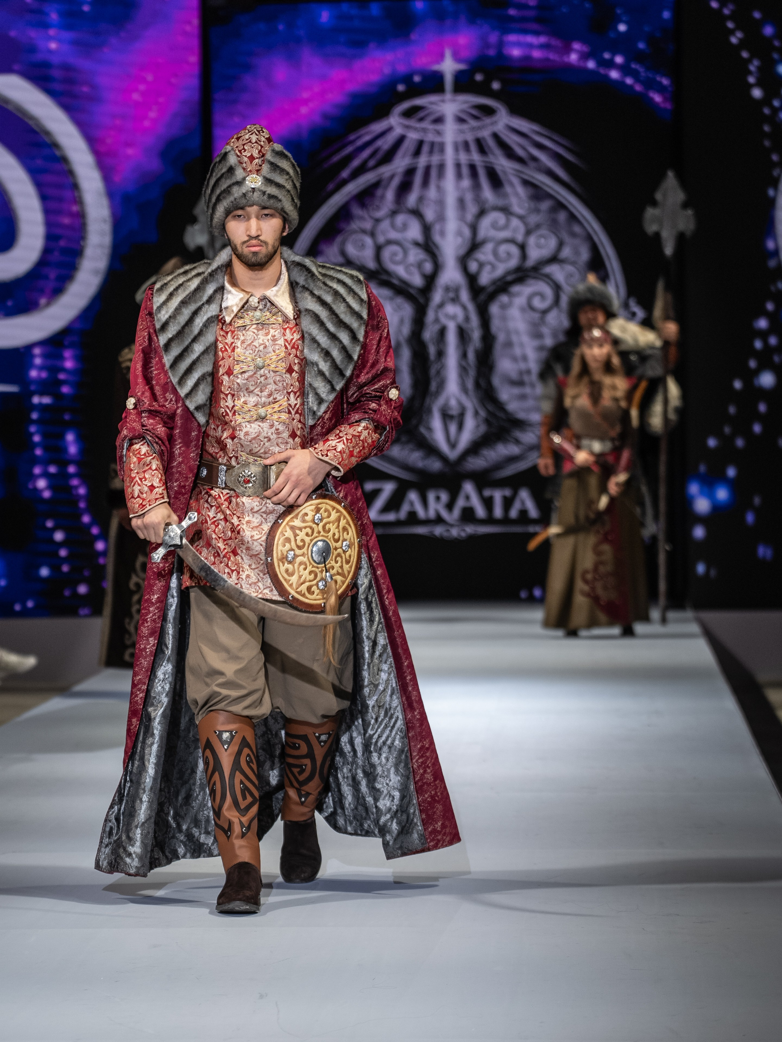 EURASIAN FASHION WEEK Lo Zarata. Сайт Алматинского НЮ АРТ, будуар и фэшн фотографа Дениса Карпенко