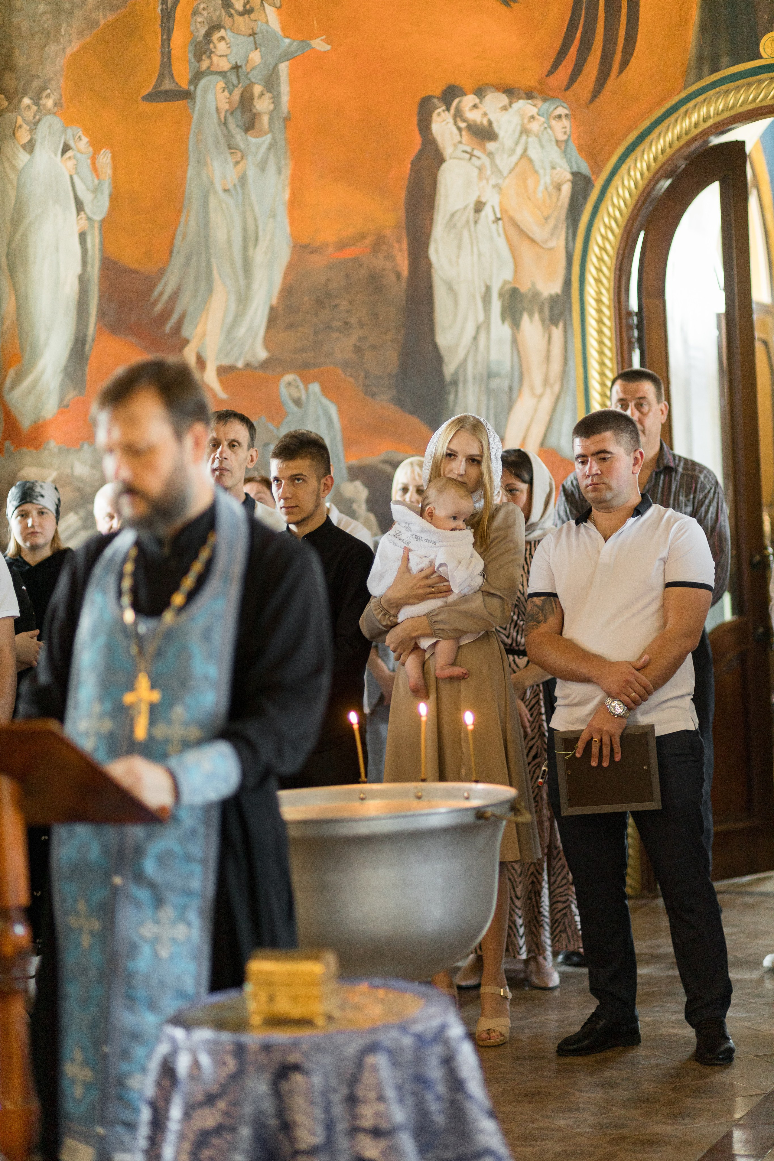 Крещение Михаила в Николаевской церкви. Анастасия Безуглова- свадебный фотограф в Таганроге