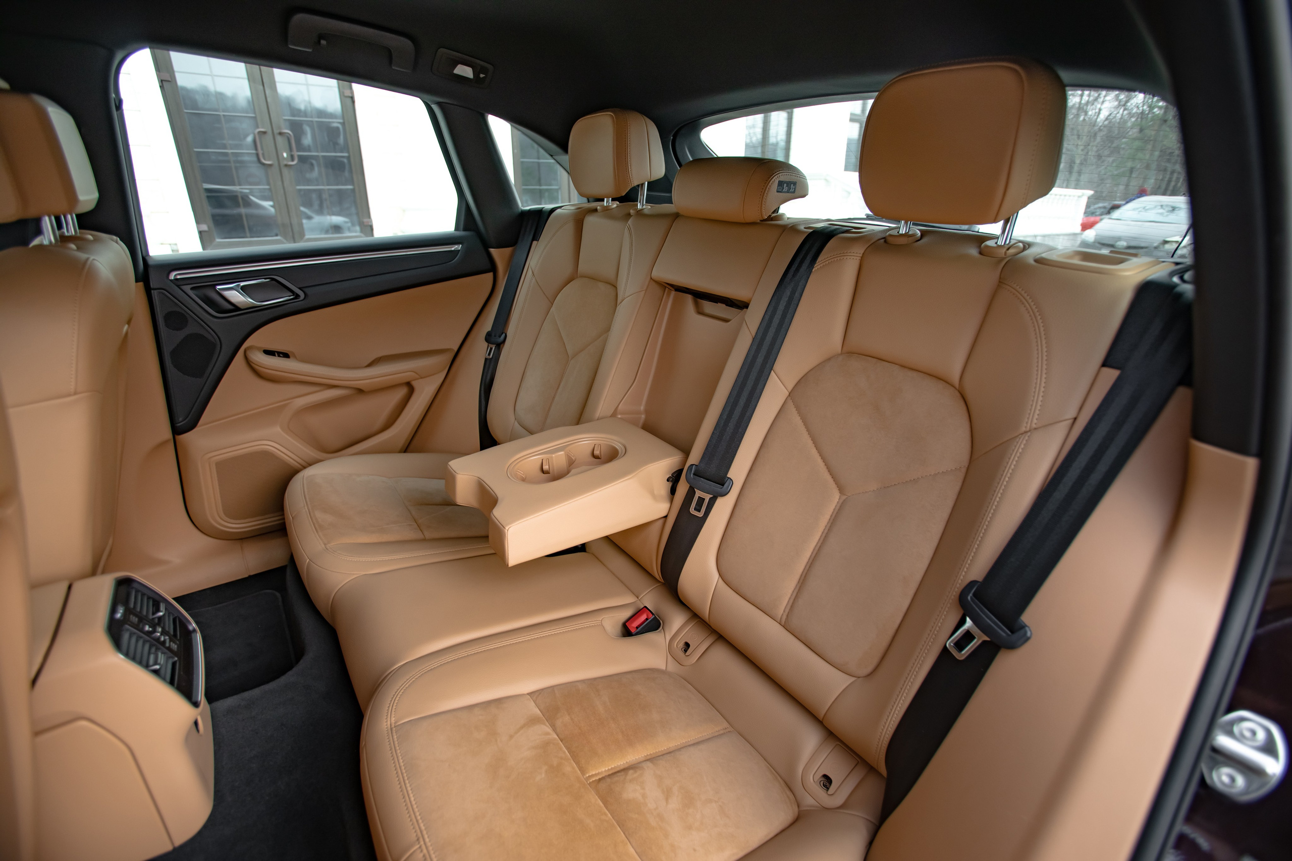 Porsche Macan. Автомобильный фотограф в Москве Андрей Емельянов