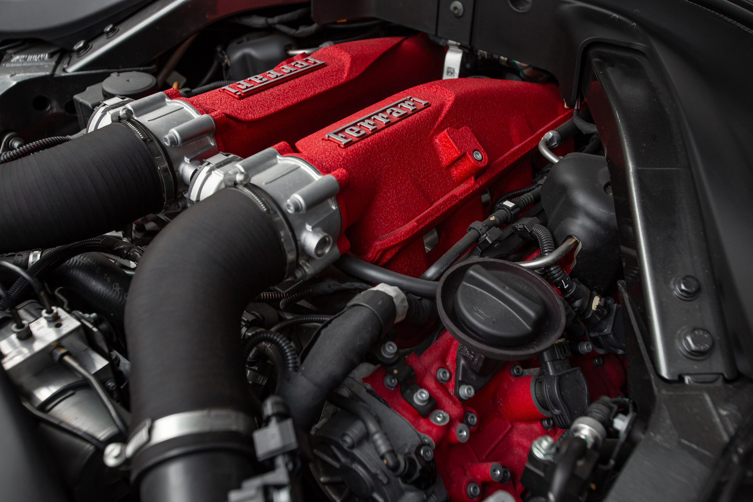 Ferrari Roma. Автомобильный фотограф в Москве Андрей Емельянов