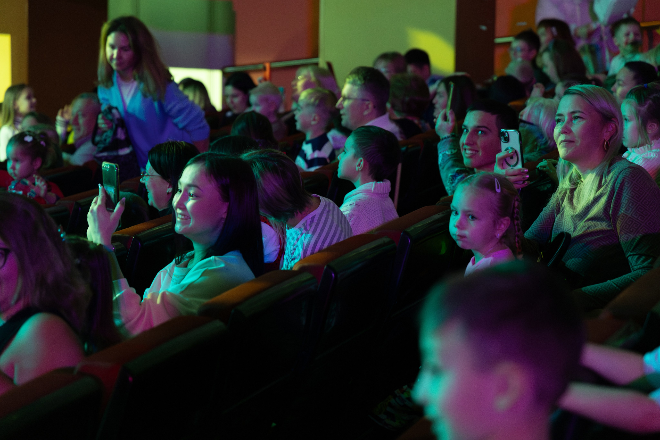 Ёлка телеканала МУЛЬТ в ККТ Космос. Семейный и репортажный фотограф Наташа Давыдова