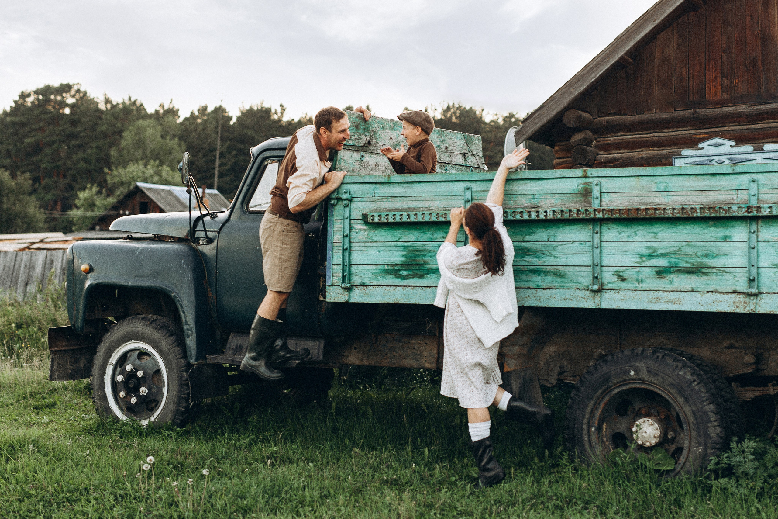 Даша, Денис, Макс, сибирское лето в деревне. Семейный фотограф в Москве Марина Петра