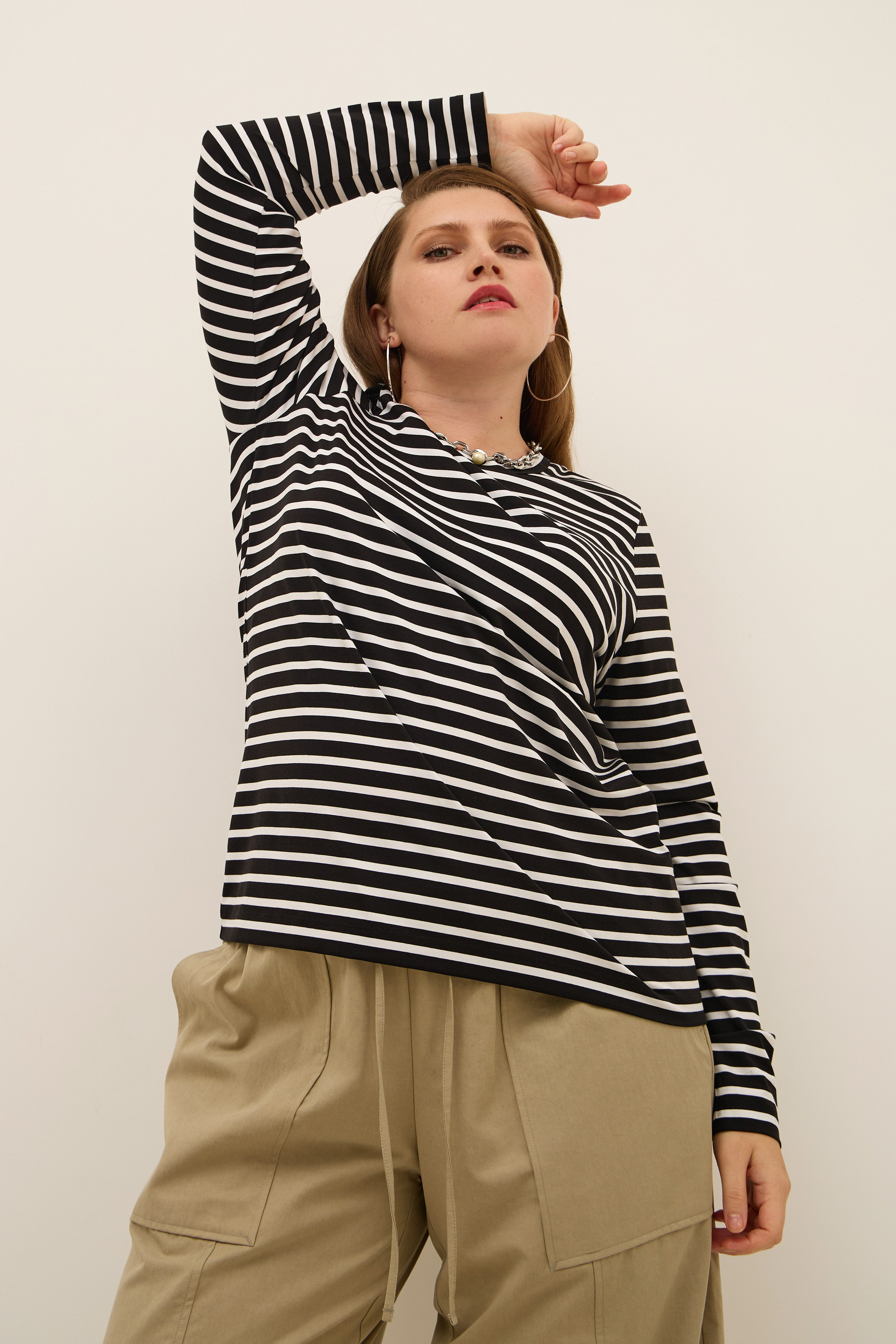 Алена, 50-52 р-р, 170 рост. KED Production — продакшн из СПб. Создаём фото, видео и контент, который помогает брендам и селлерам продавать больше