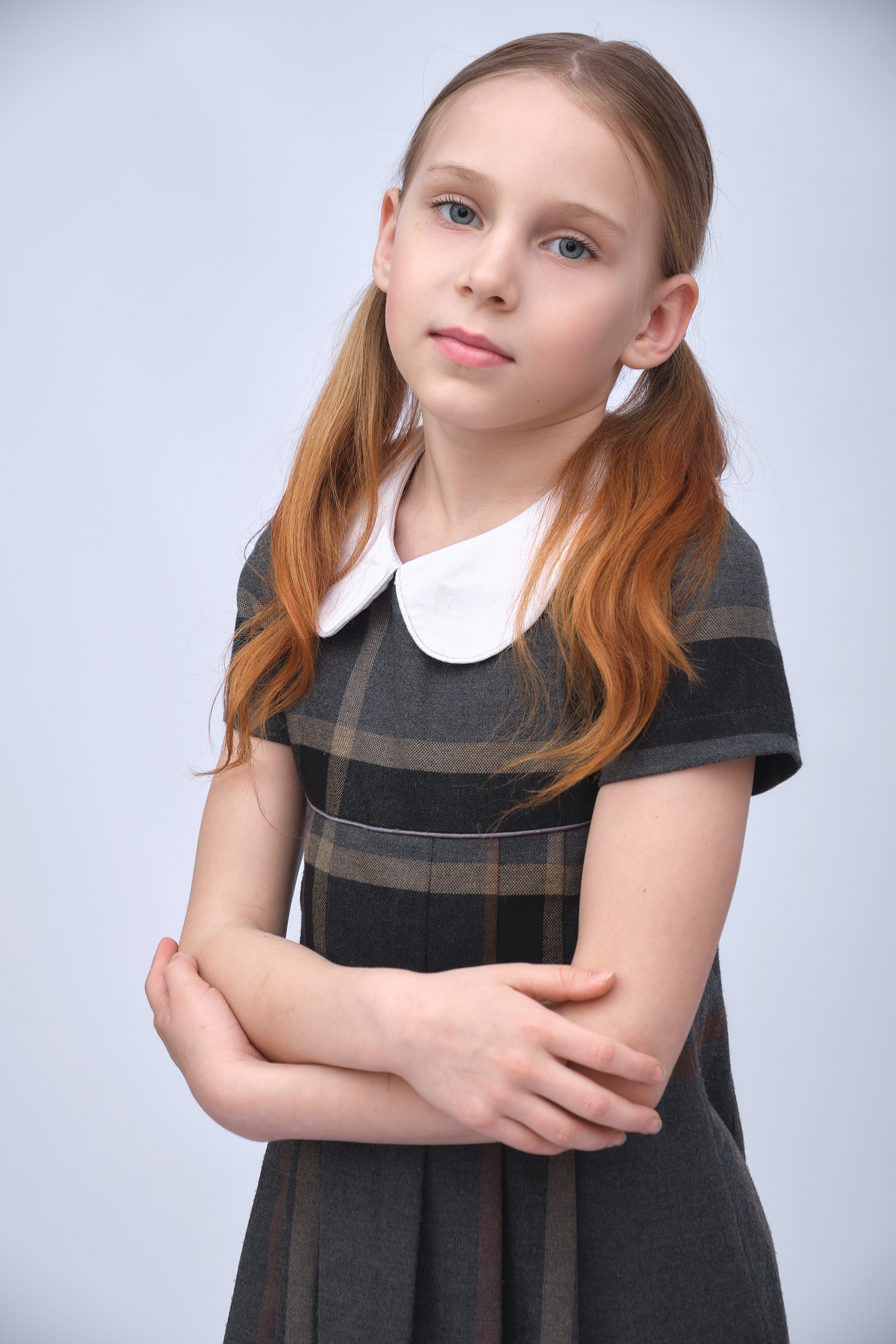 Для каталога на фоне (с моделью). Семейный и женский фотограф в Новомосковске и Узловой Михеева Татьяна