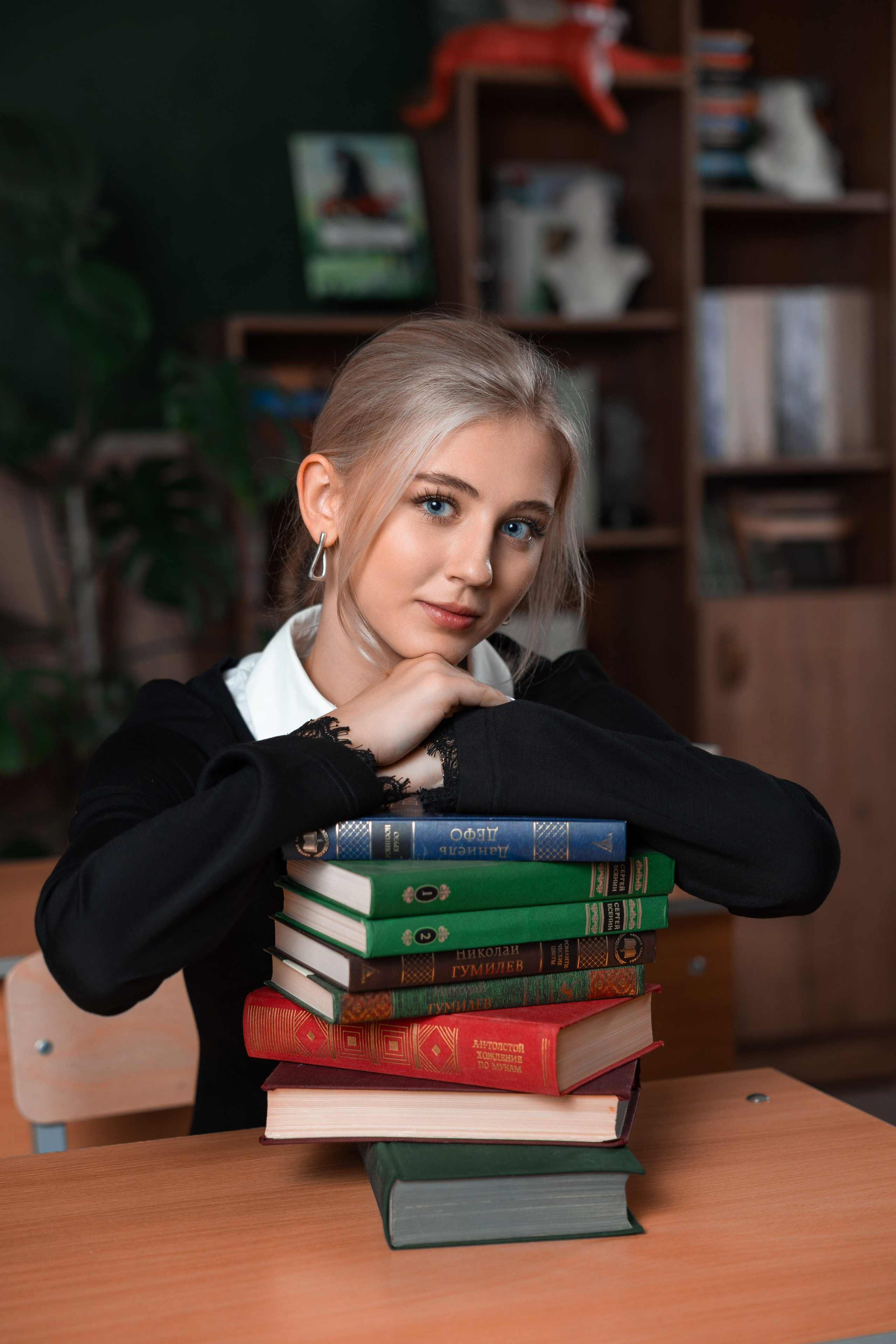 Старшая школа. Выпускные школьные фото­альбомы для школ и детских садов в Волгограде и Волжском