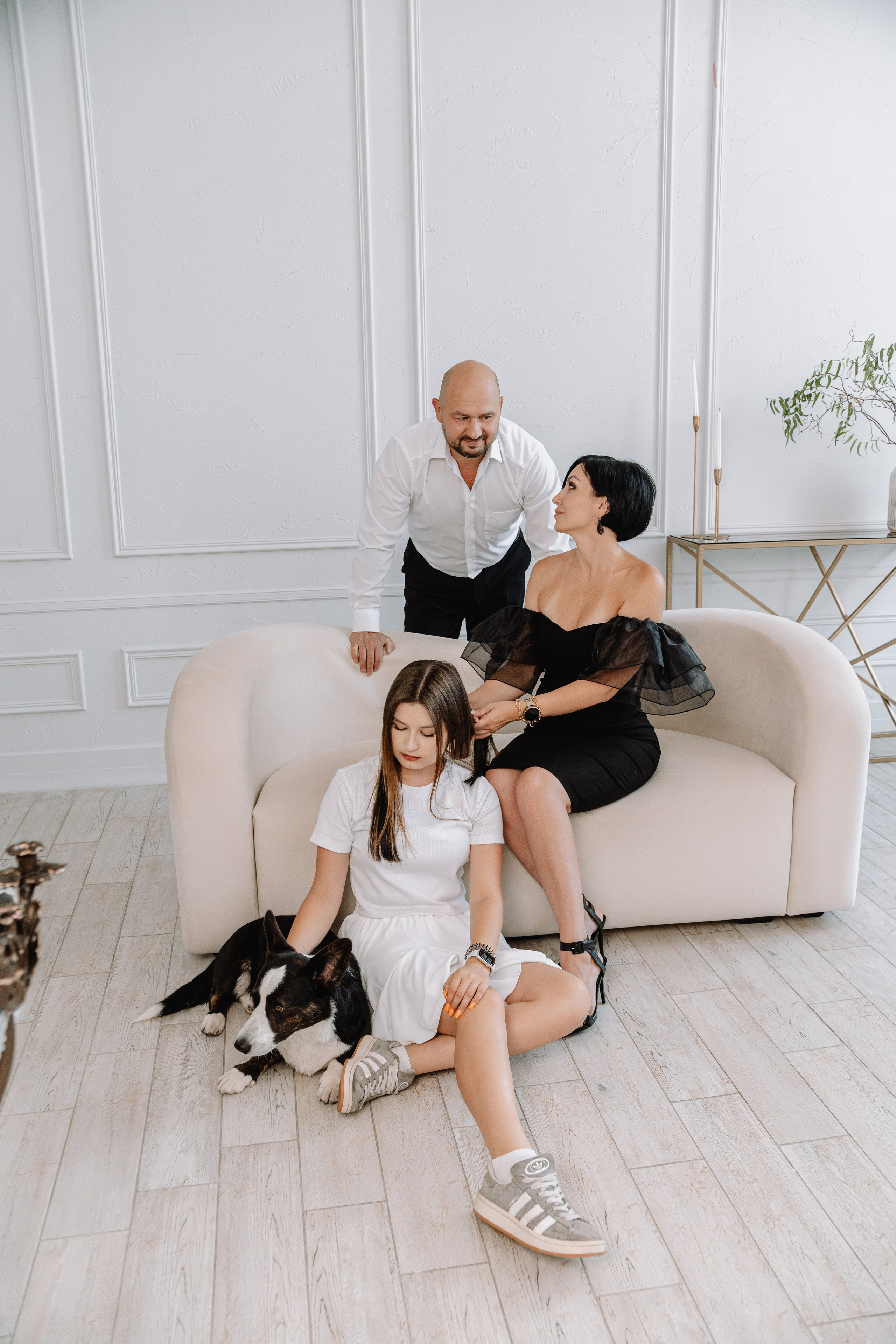 Евгения, Михаил и Дарина и собачка Чарли. Фотограф Воронеж Варвара