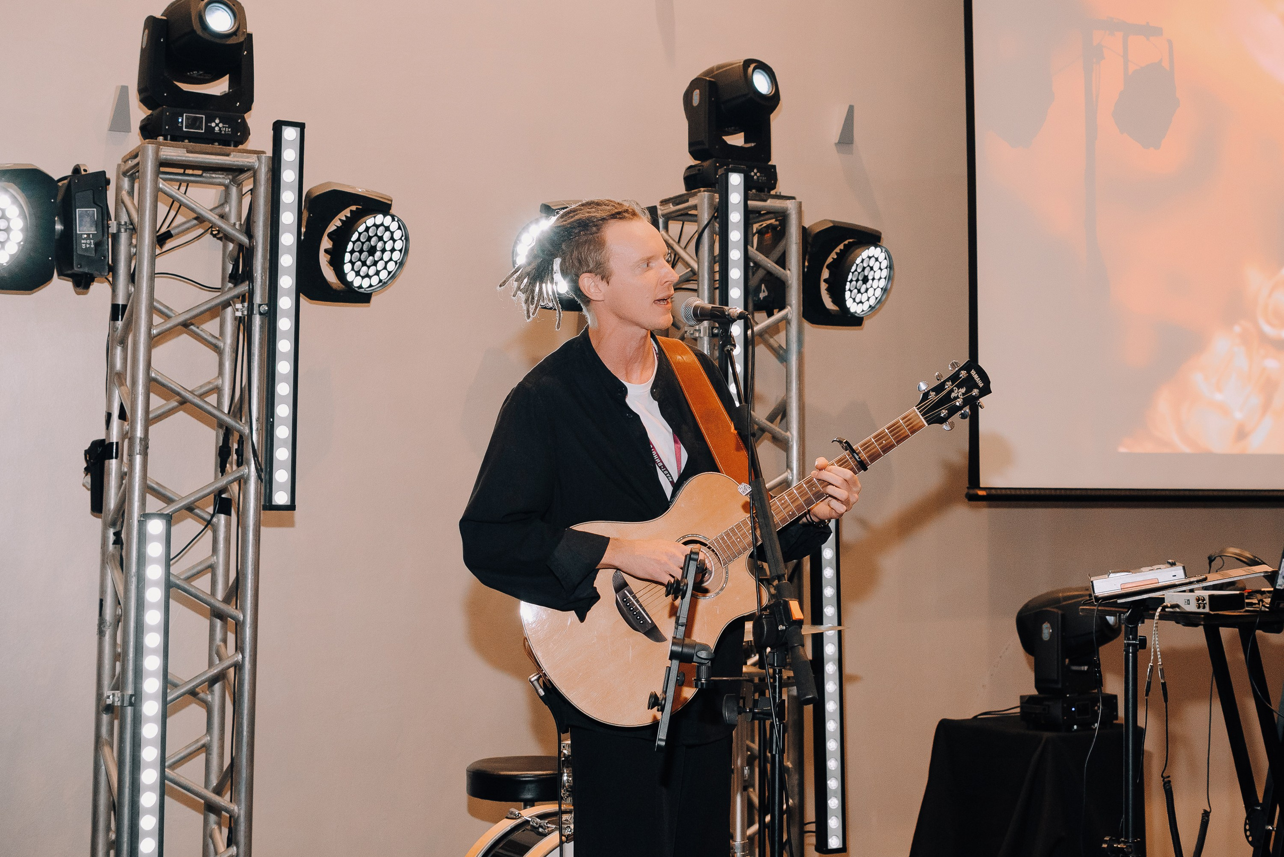 ФЕСТИВАЛЬ ВИНА И КРЕПКИХ НАПИТКОВ МАВТ-ВИНОТЕКА. Репортажный фотограф Зуев Роман г. Челябинск