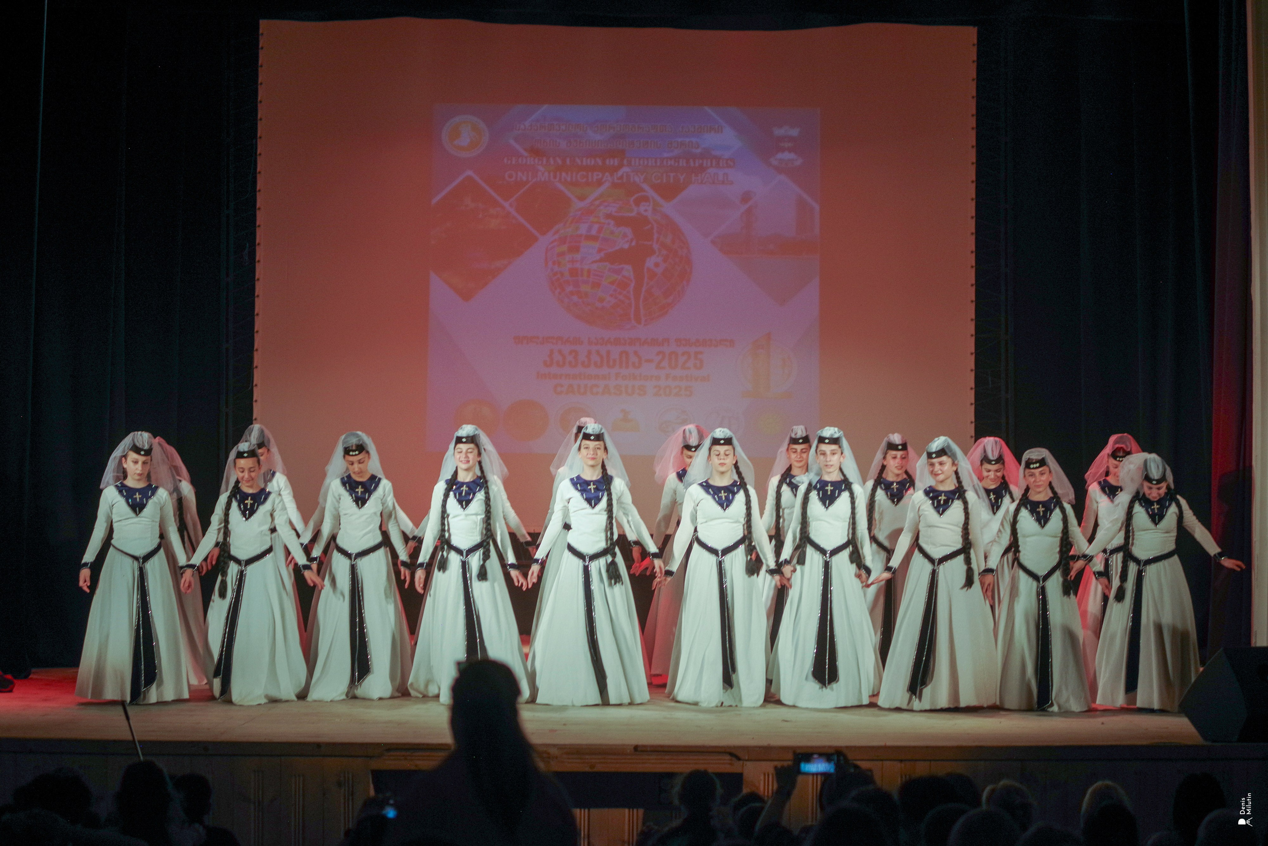 Танцы в прекрасном Они. Портретный фотограф Денис Милютин