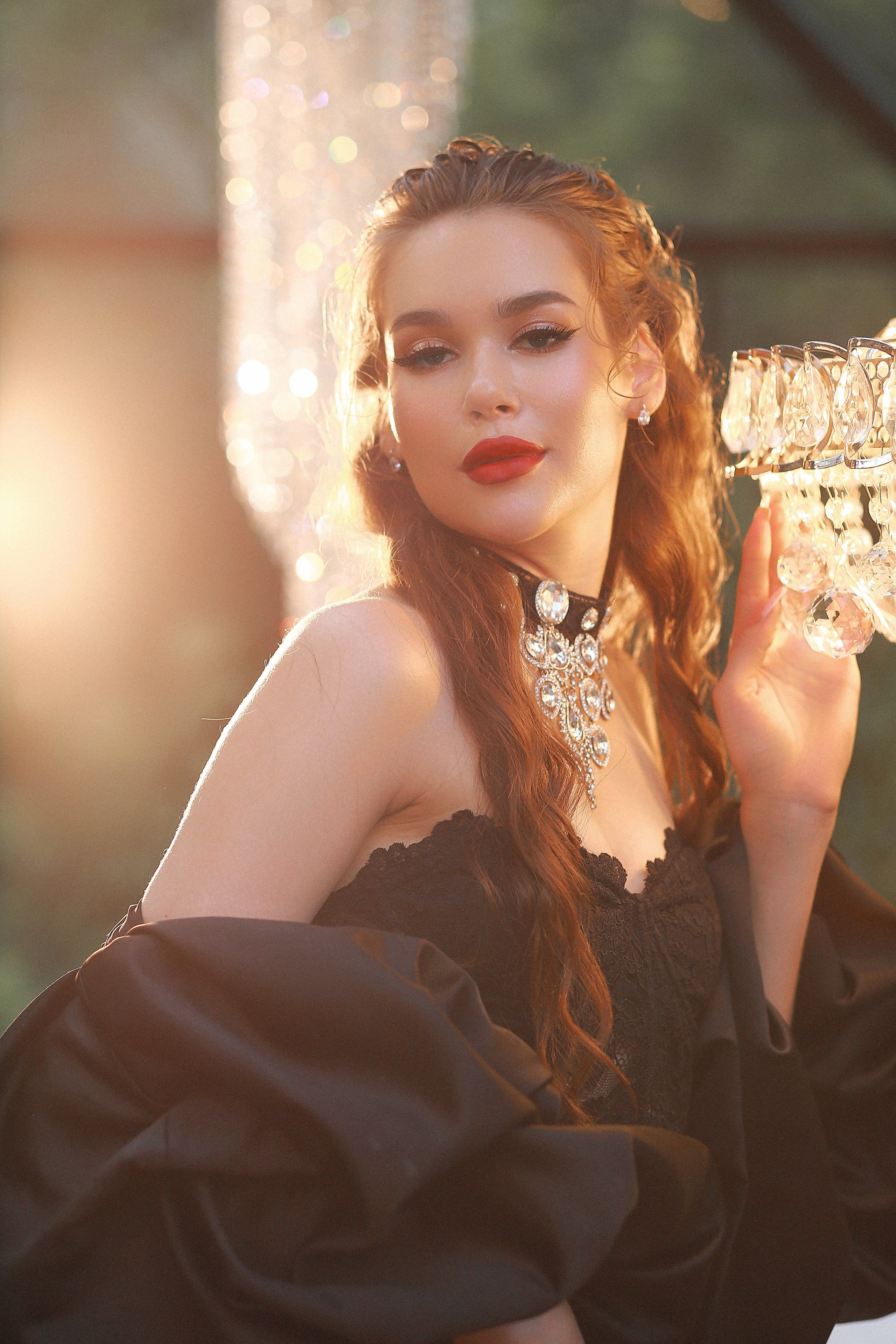 Фотосессия на веранде с большими люстрами. Иванова Ирина Свадебный и семейный фотограф г. Уфа