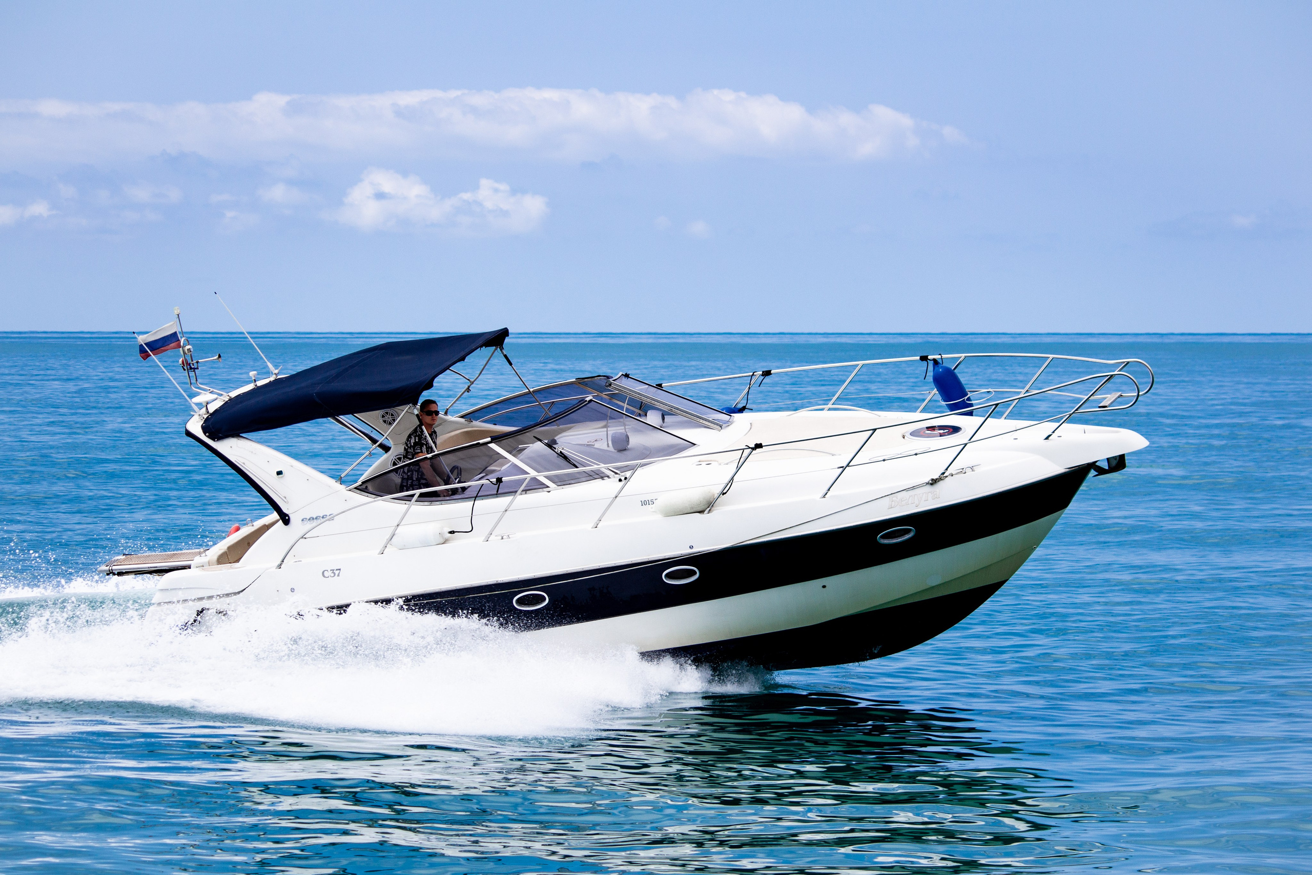 КОМФОРТ КАТЕРА В СОЧИ. Аренда Яхт в Сочи от Эконом до Премиум Класса