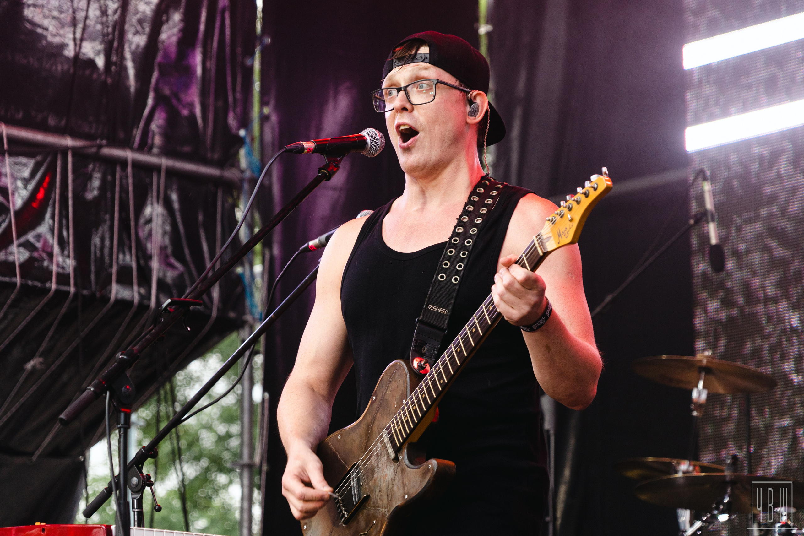 Живой! 2025, День Первый. Человек в Шляпе