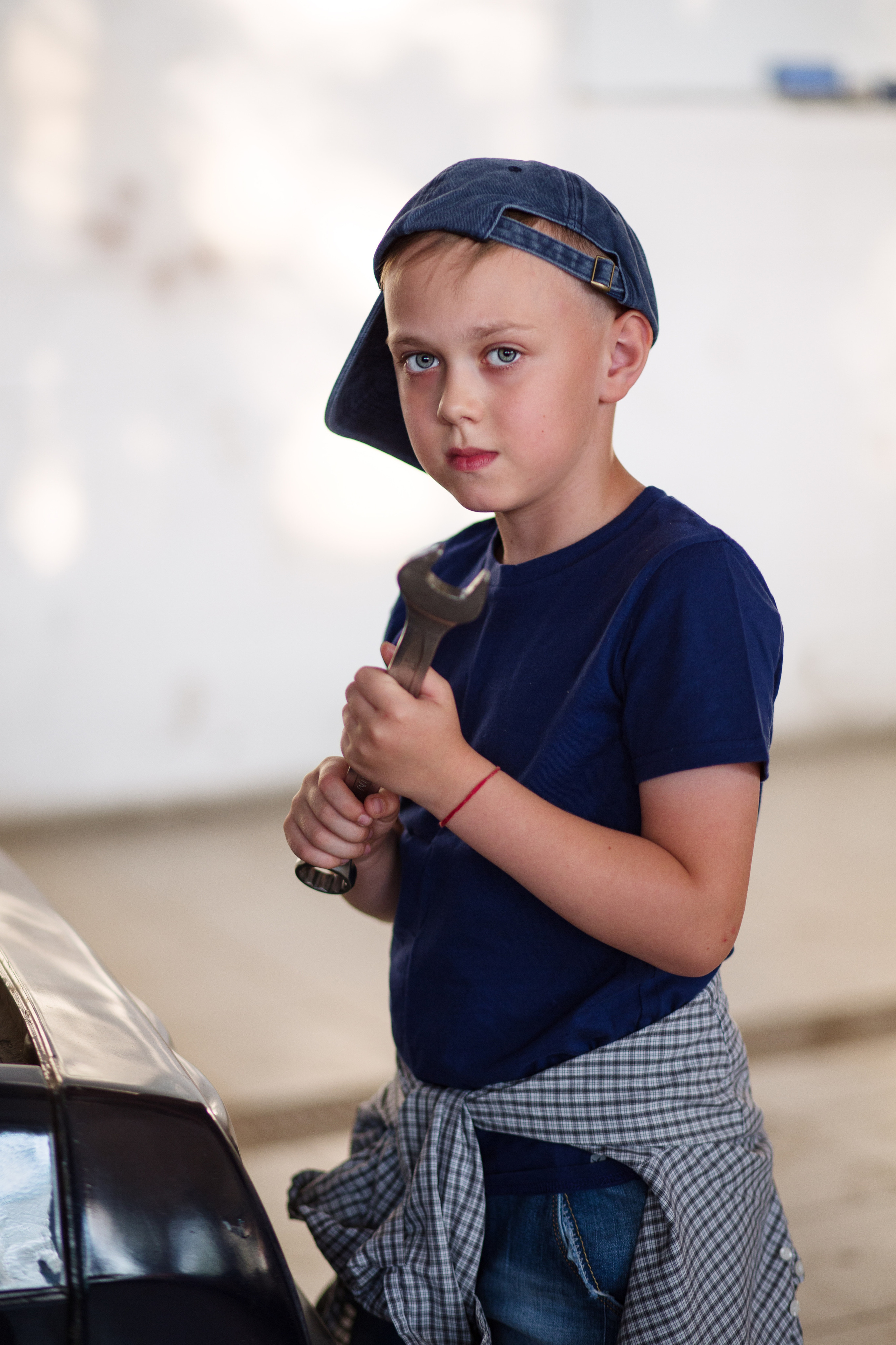 Детский портрет, Семейный фотограф Тула, Фотосессия в Туле, детская фотосессия, Фотосессия в автомастерской, Дети и автомобили
