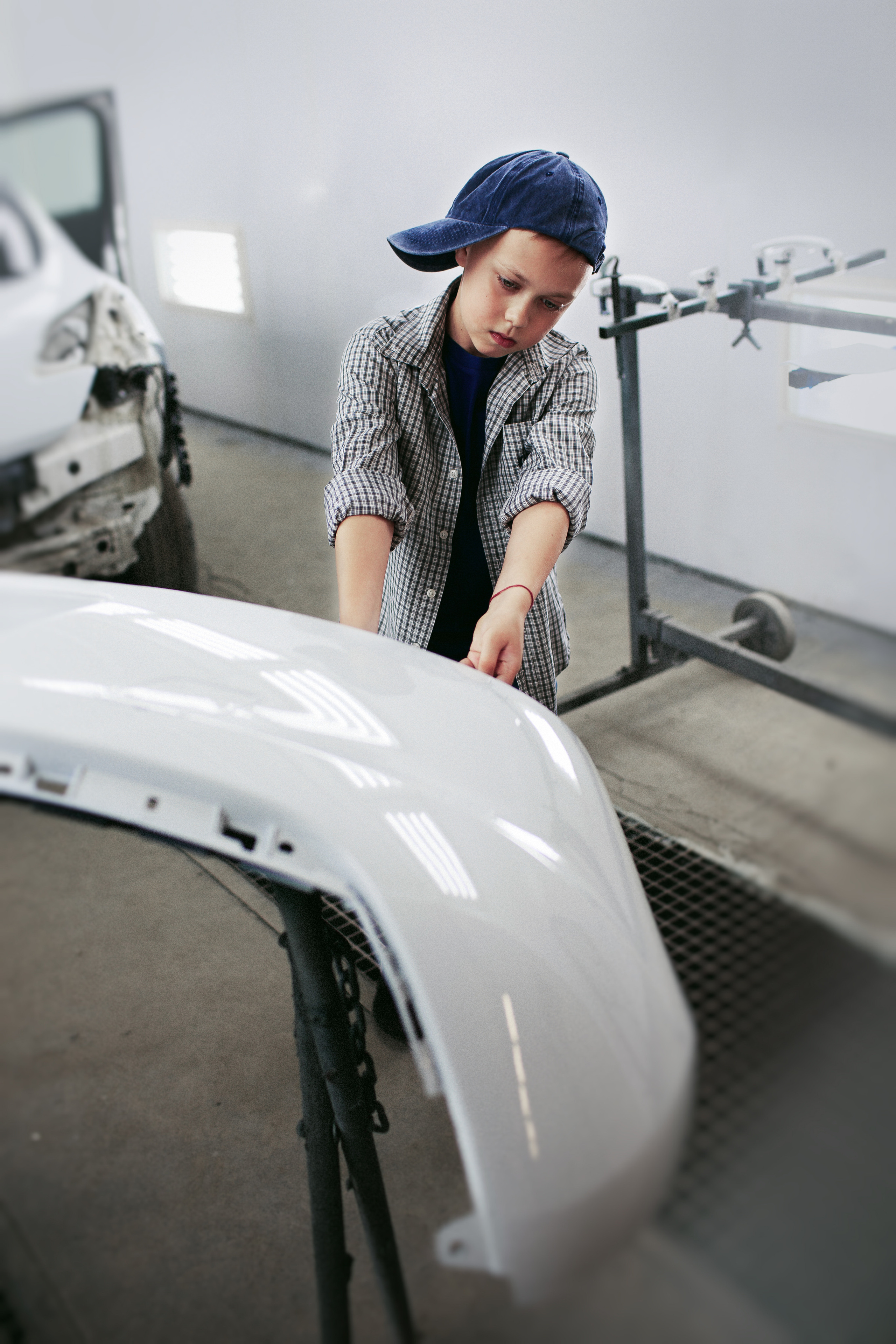 Детский портрет, Семейный фотограф Тула, Фотосессия в Туле, детская фотосессия, Фотосессия в автомастерской, Дети и автомобили