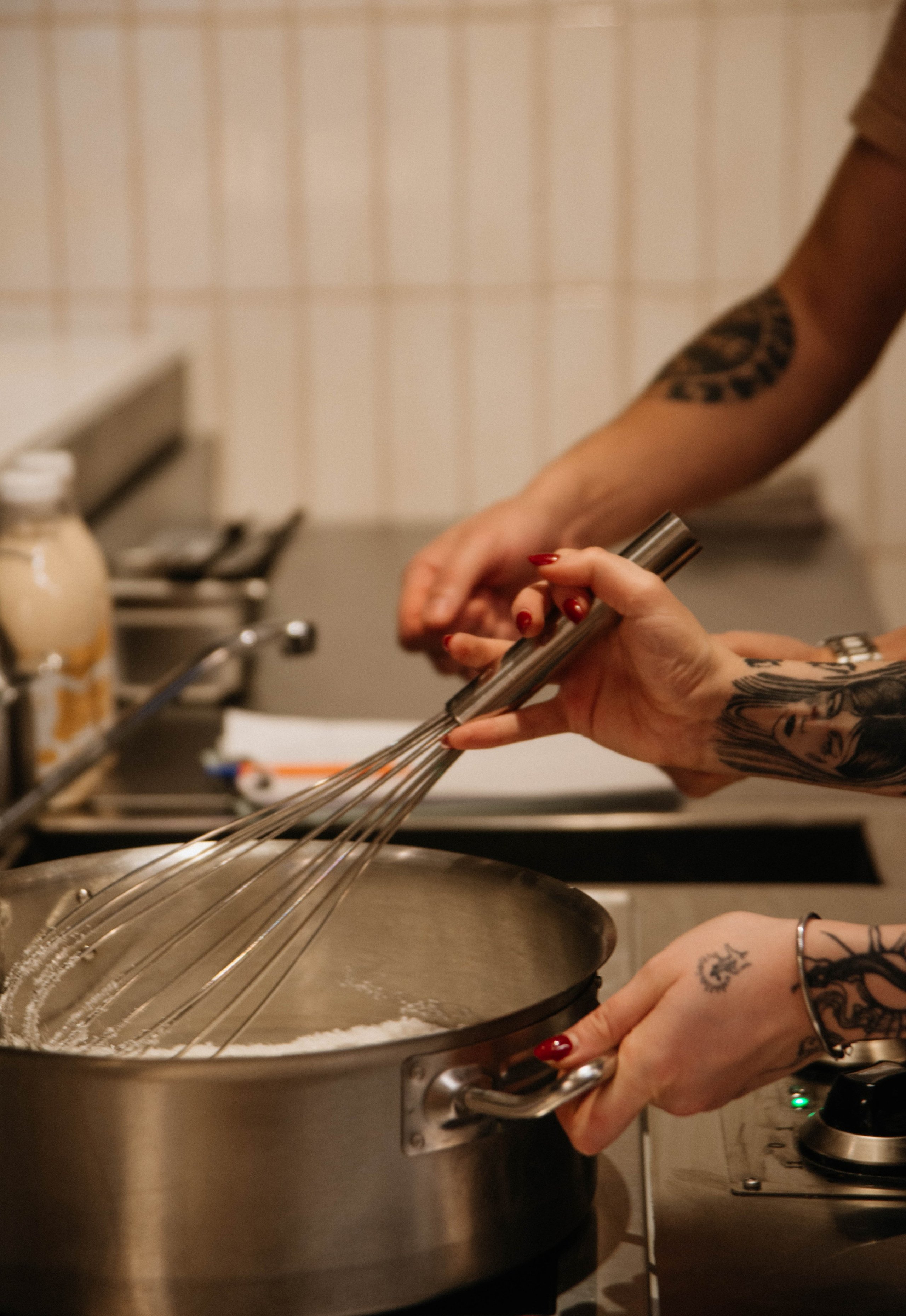 Контентная фотосессия для ресторана La Volte. Ксения Glossa. Портретный и репортажный фотограф в Самаре