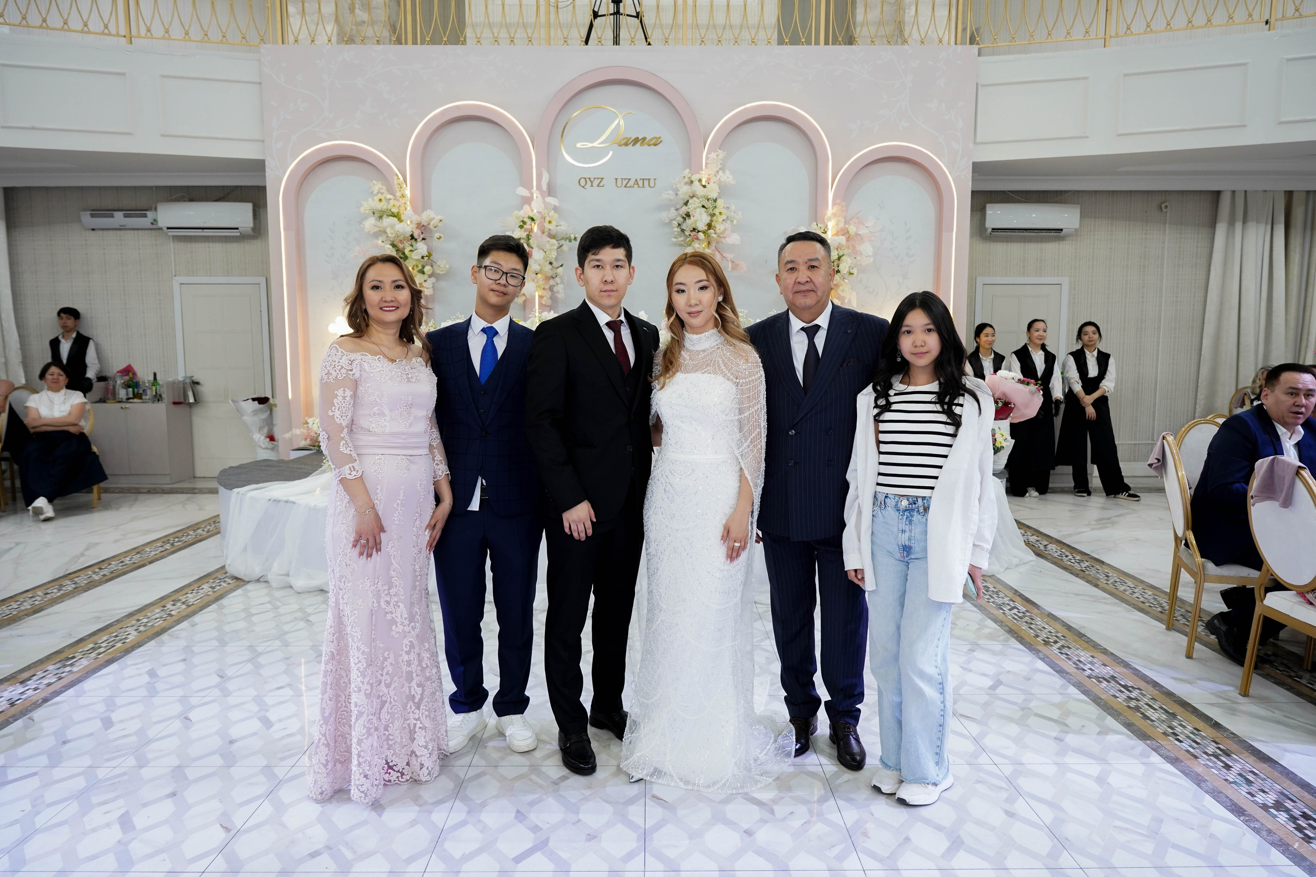 Dana uzatu. Фотограф Ернар Ержанов