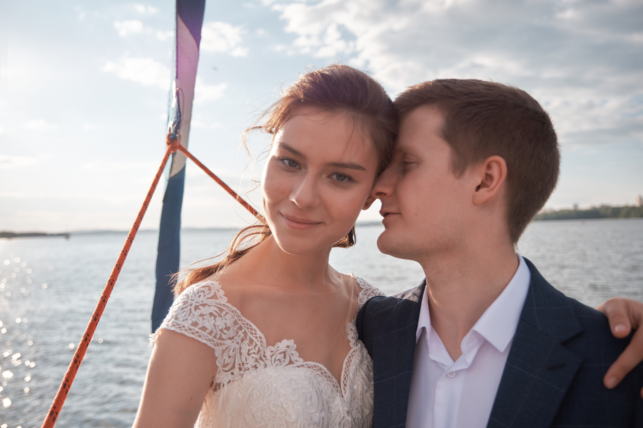 Яхта парус. Свадьба. Свадебный и портретный фотограф в Екатеринбурге Александр Блюденов