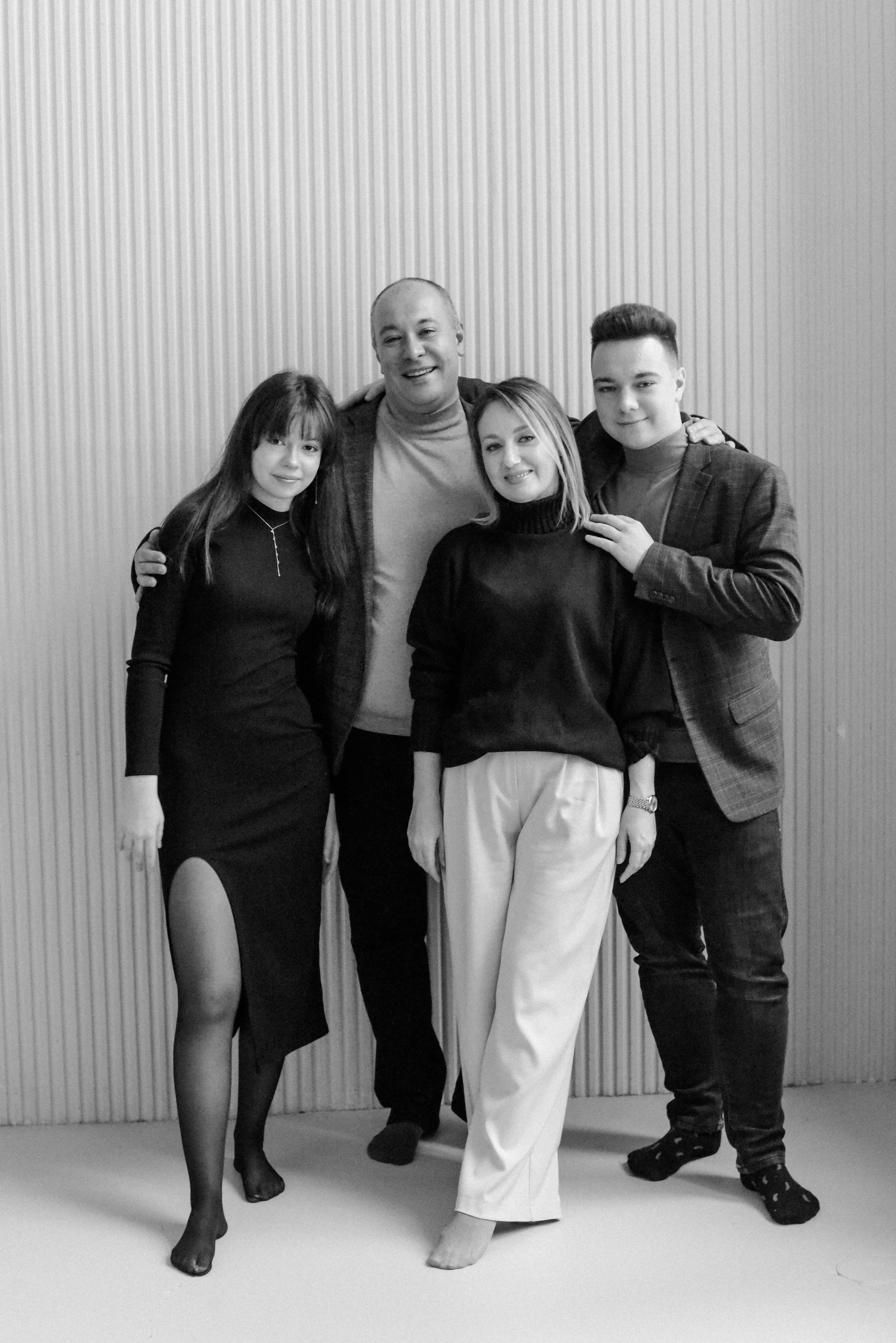 Молодые родители и взрослые дети. Фотограф Лола Волна, город Москва