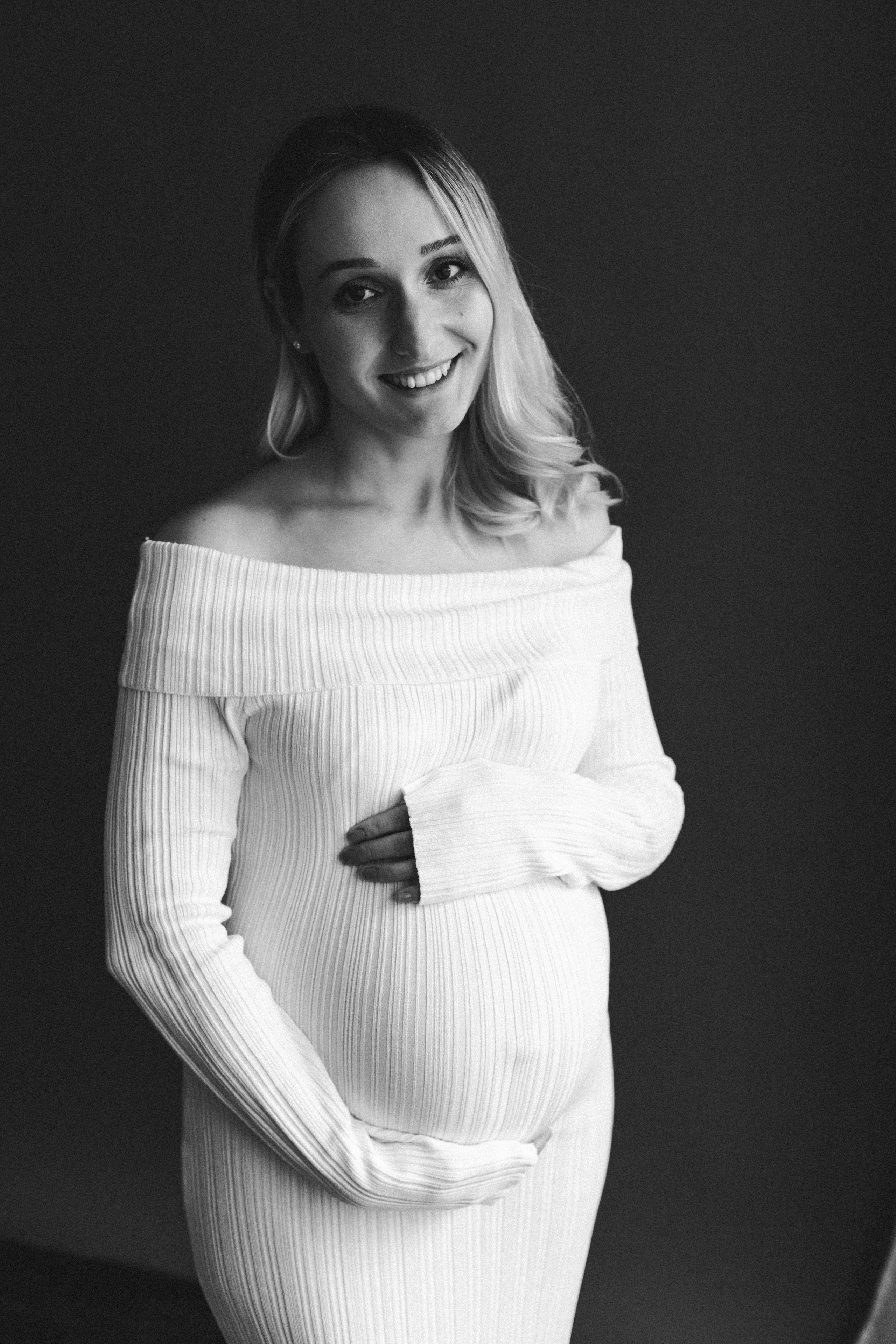 Babybauch-Shooting im Studio. Fotografin in Erlangen, Nürnberg und Umgebung