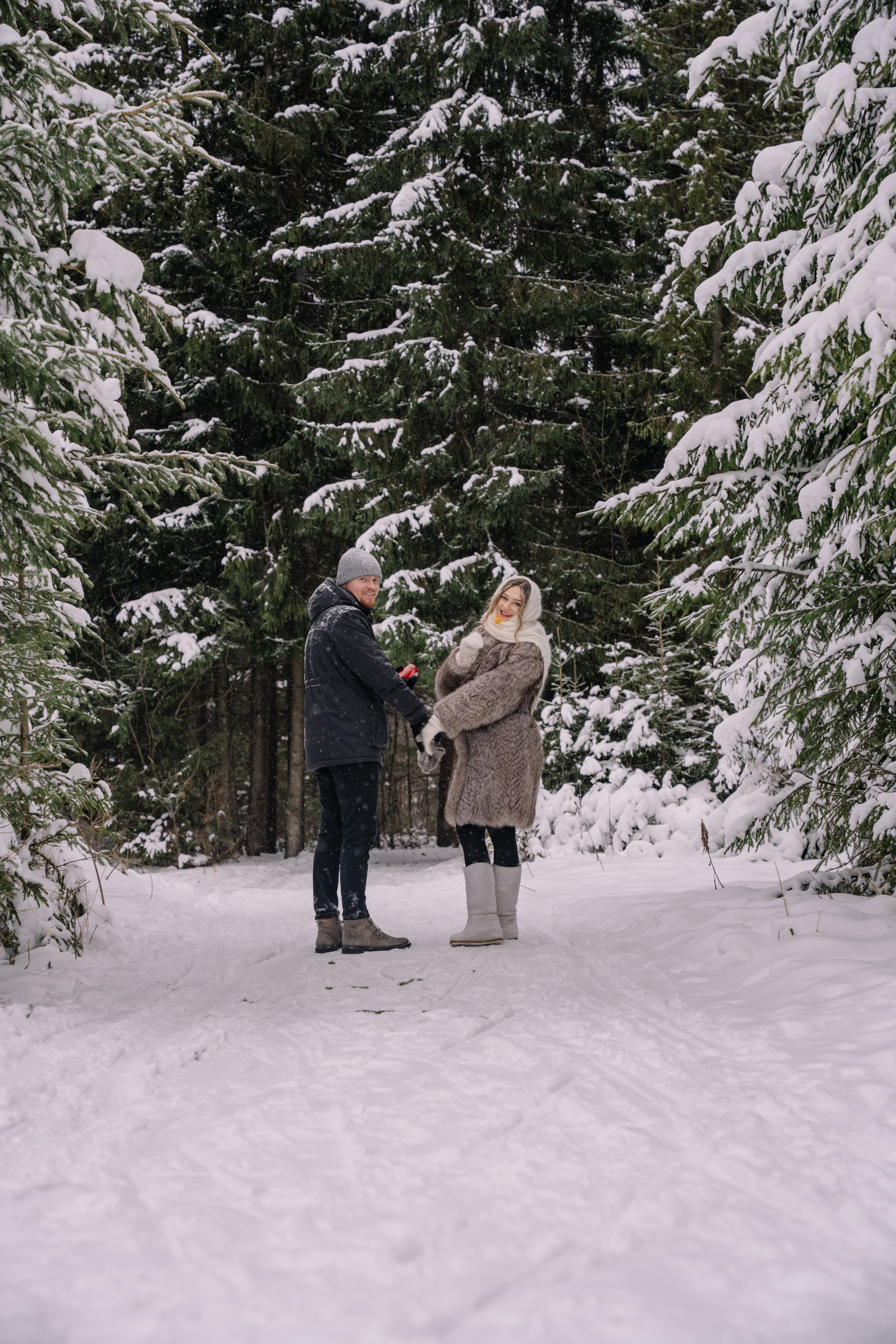 В лесу и нас двое