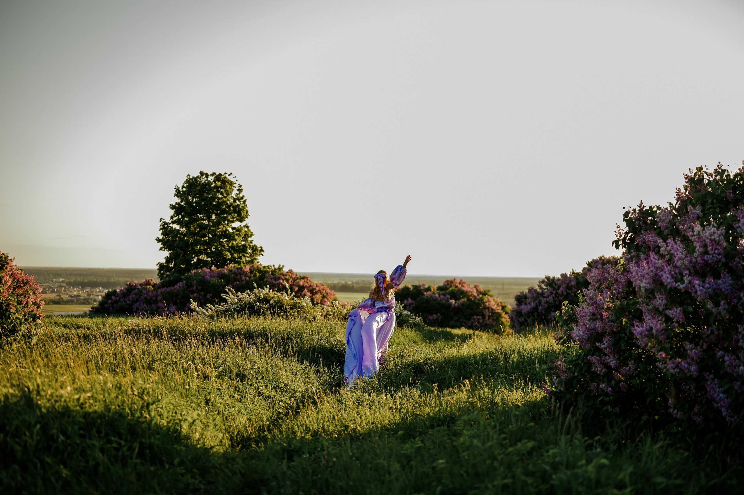 Юлия и сирень. Свадебный и семейный фотограф Евгения Кононова