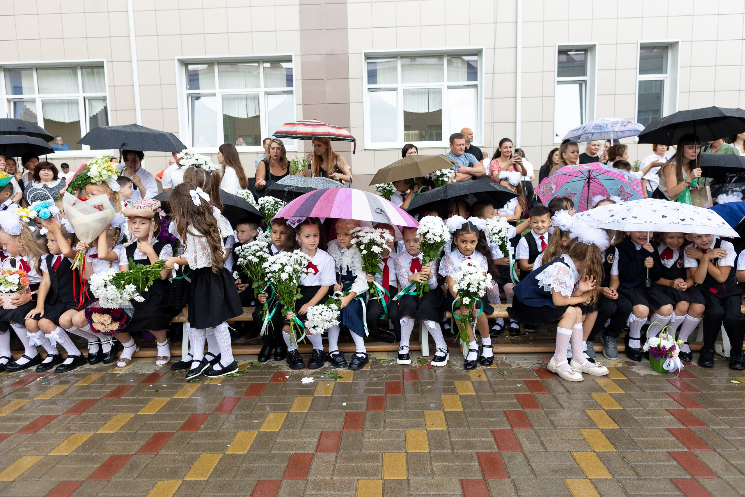 Школа № 61 им. Лавриненко, 1-е сентября | Фото. Фото и видеосъемка любых мероприятий в городе Краснодаре и Краснодарском крае. Щеколдин Антон