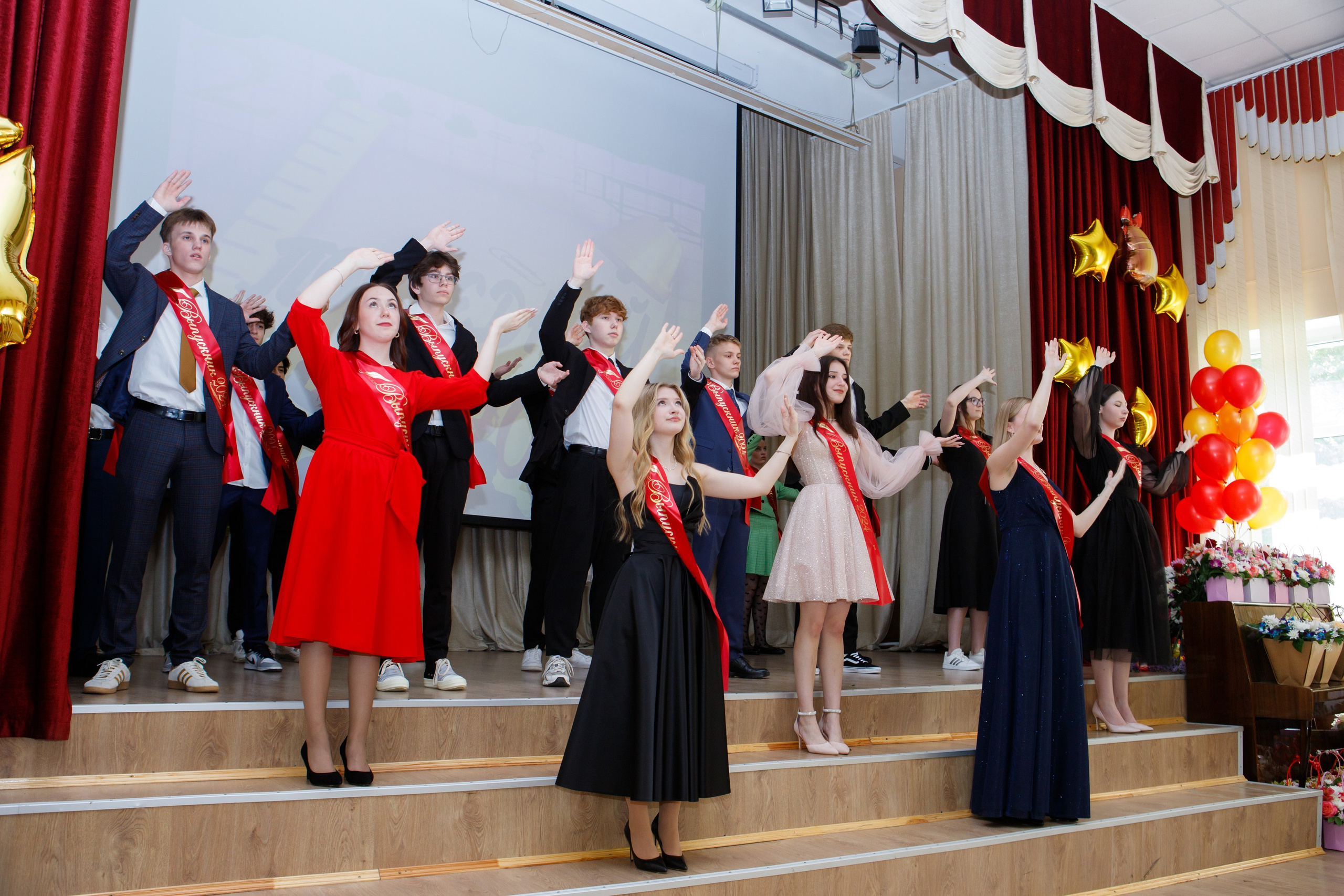 11 класс / Последний звонок / Гимназия № 1558 / г. Москва. Детский и семейный фотограф Мария Киселёва. Москва
