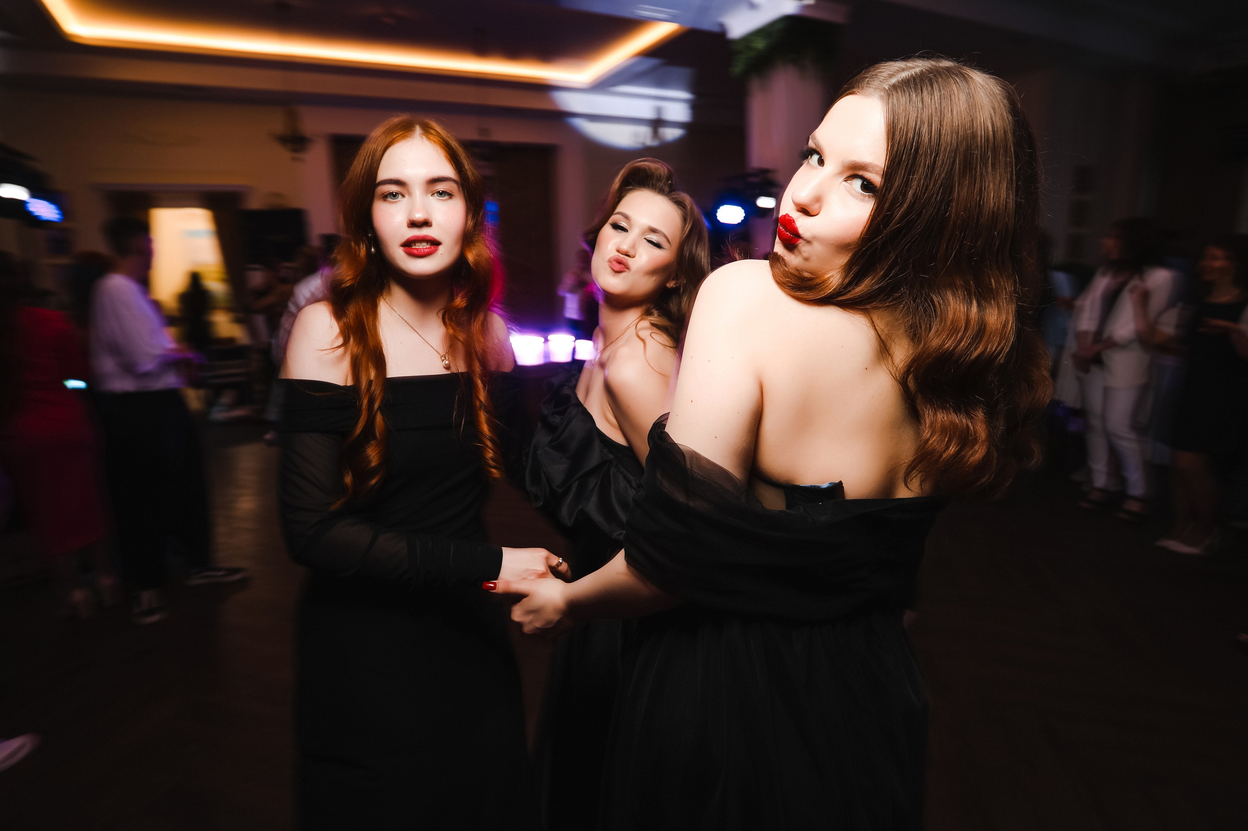 Выпускной Гимназия 1. Роман Урумбаев фотограф Нижневартовск