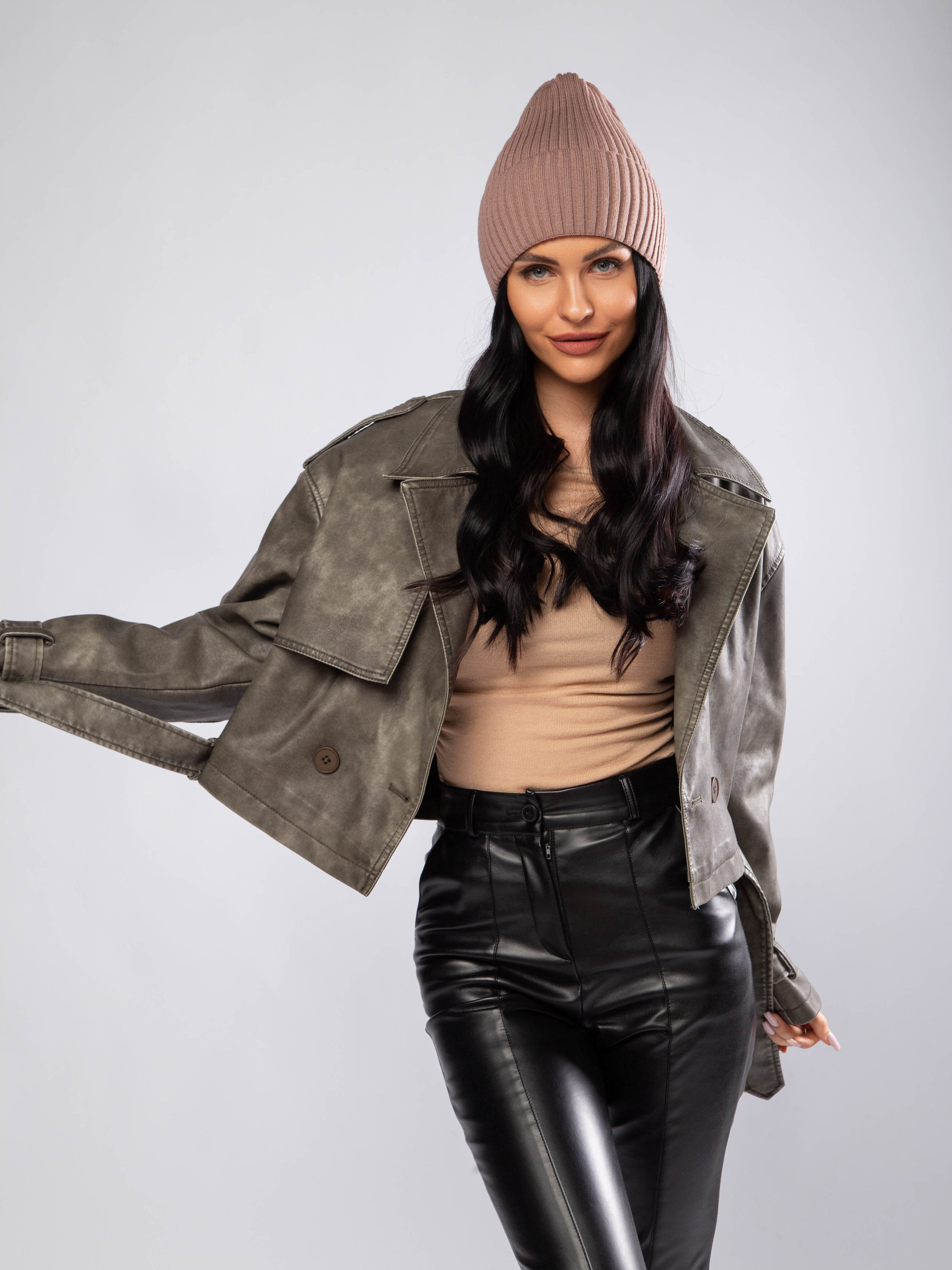 Модельная съемка шапок для брендов в Москве | Фотограф Анна Татаурова. Фотограф Анна Татаурова | Авторская фотосъемка в Москве