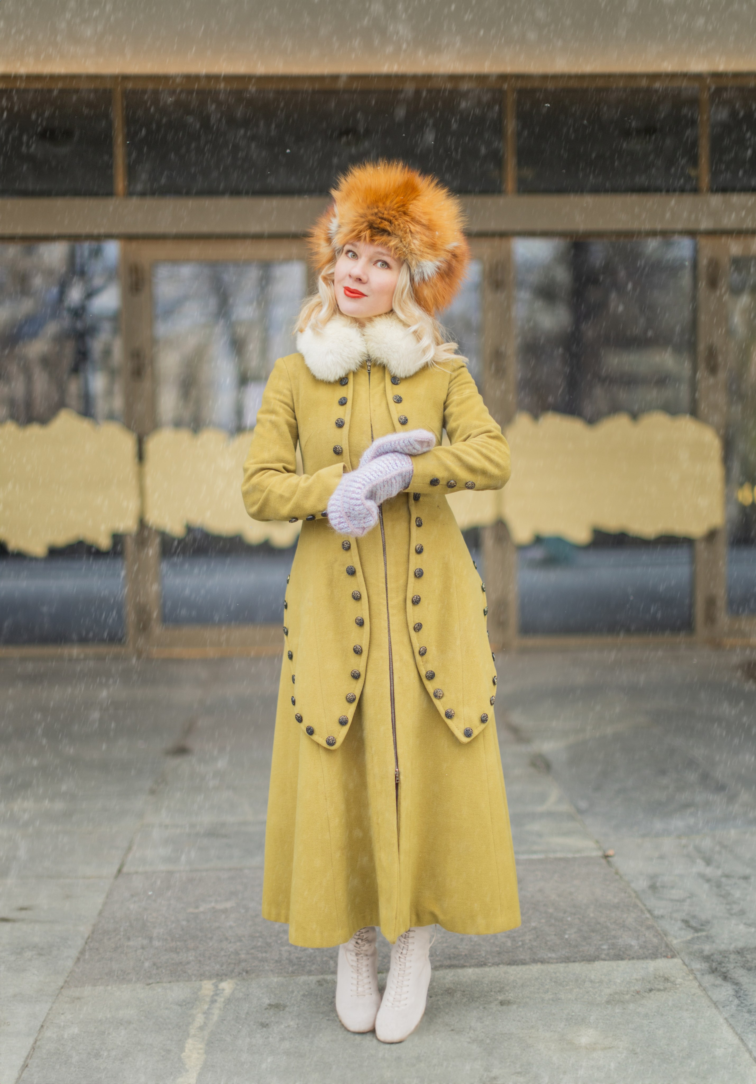 Зимняя фотосессия в кафе и городе. צלם ואמן ילדים ומשפחה