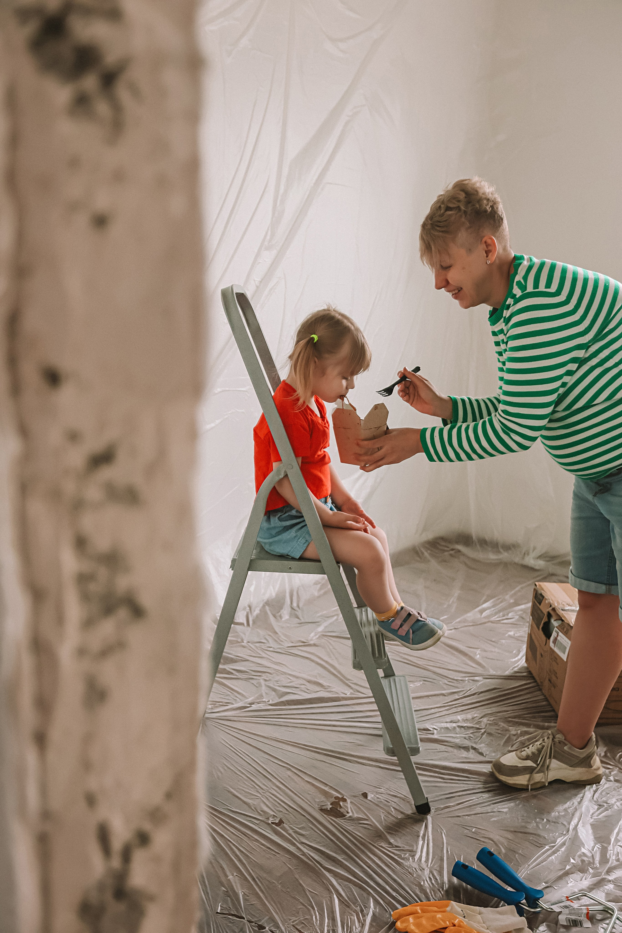 Ремонт. Семейный фотограф Тюмень, фотограф на роды Салмина Мария
