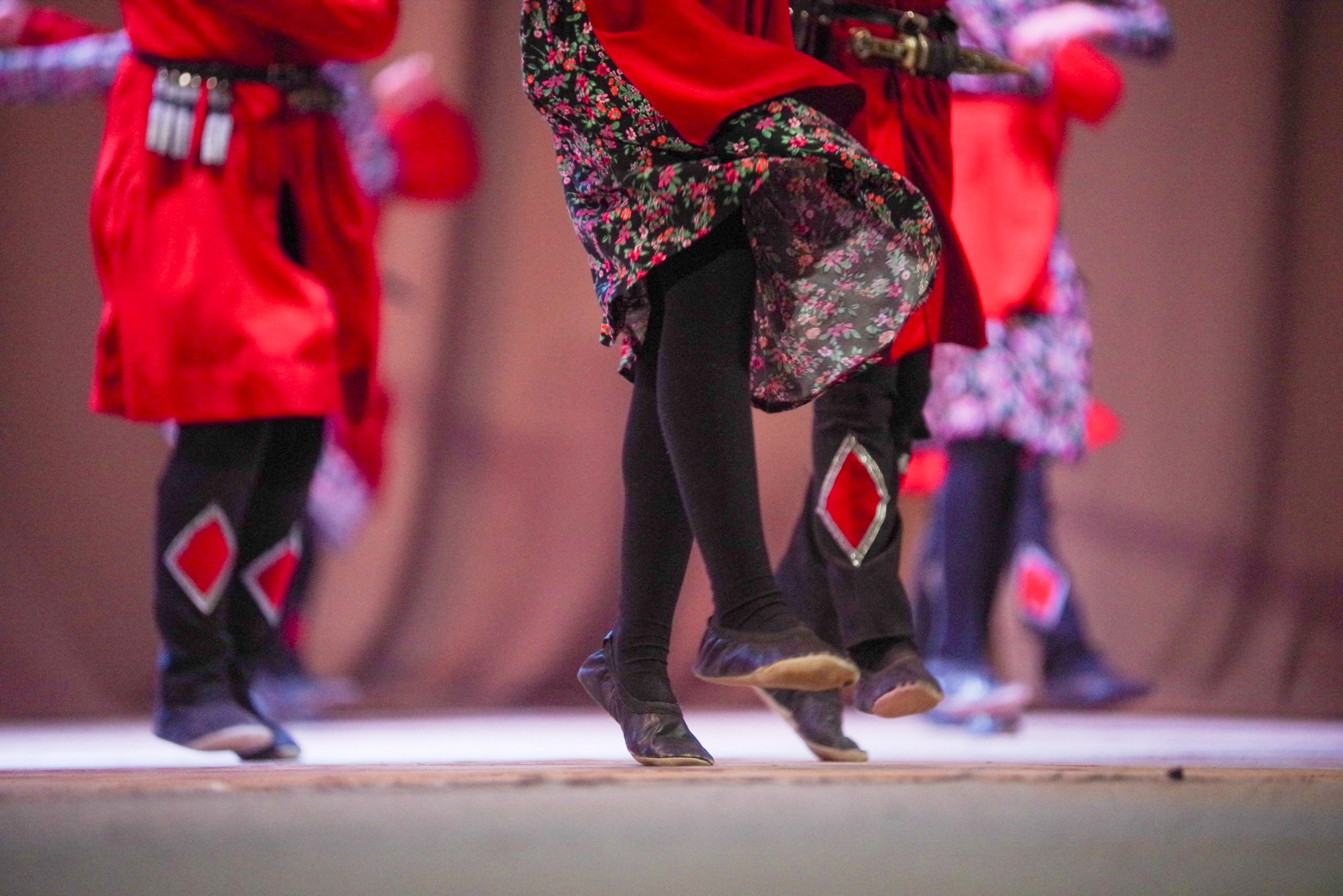 Грузинский танец. Портретный фотограф Денис Милютин