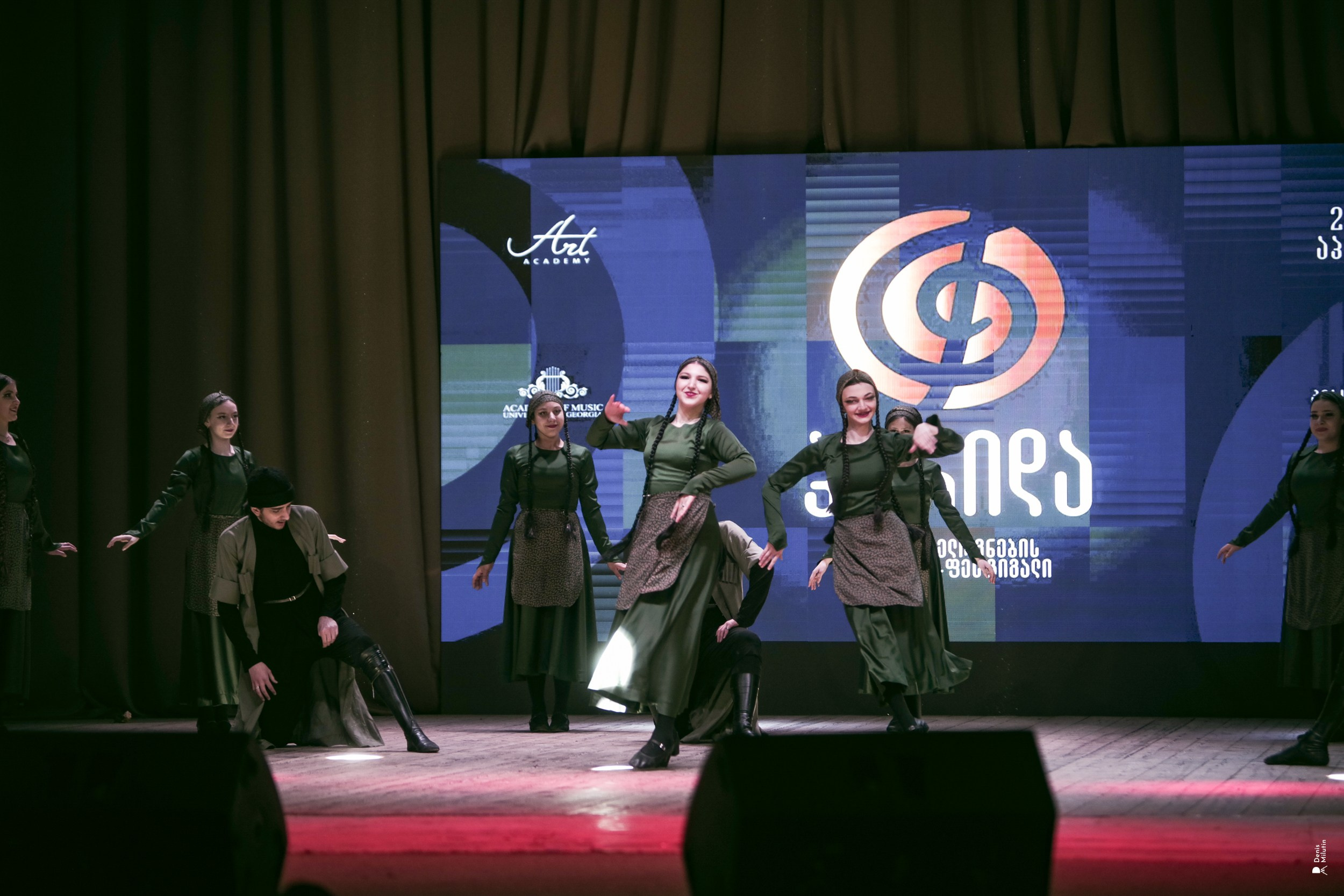 Танцы в Хоби. Портретный фотограф Денис Милютин