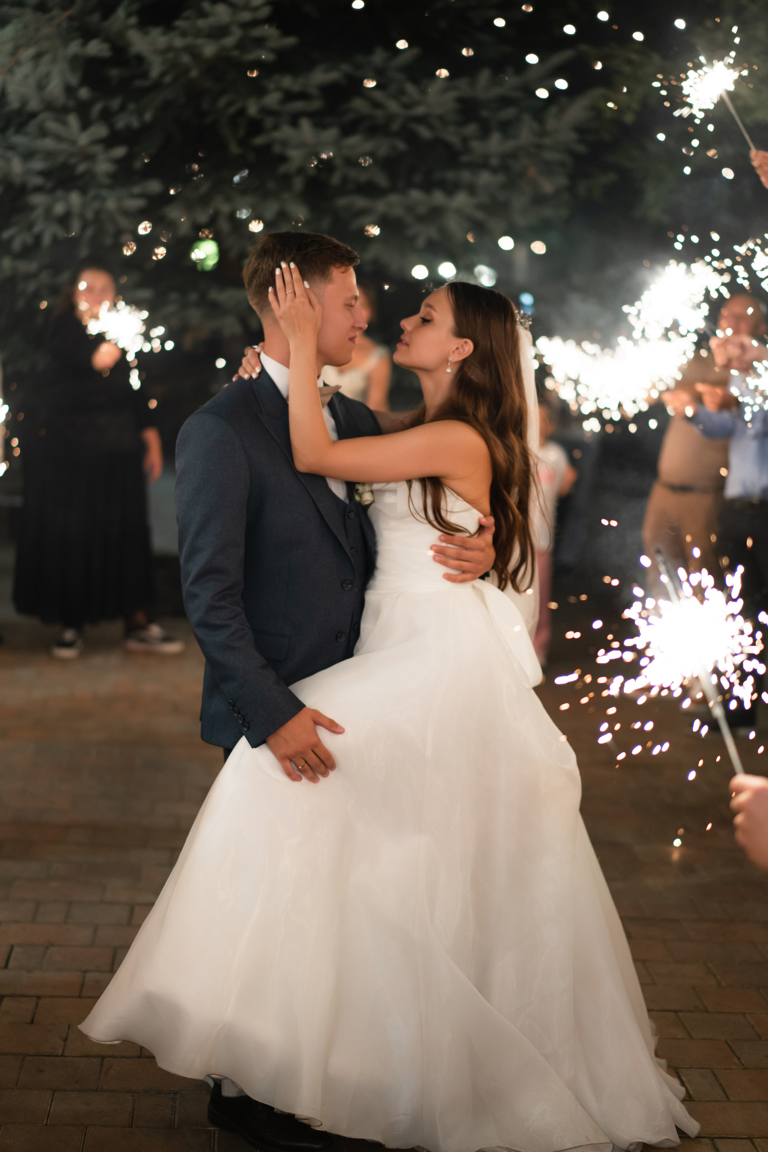 Свадебная фотосессия в Москве. Фотосъёмка в усадьбе Царицыно. Свадебный фотограф Вера Климова