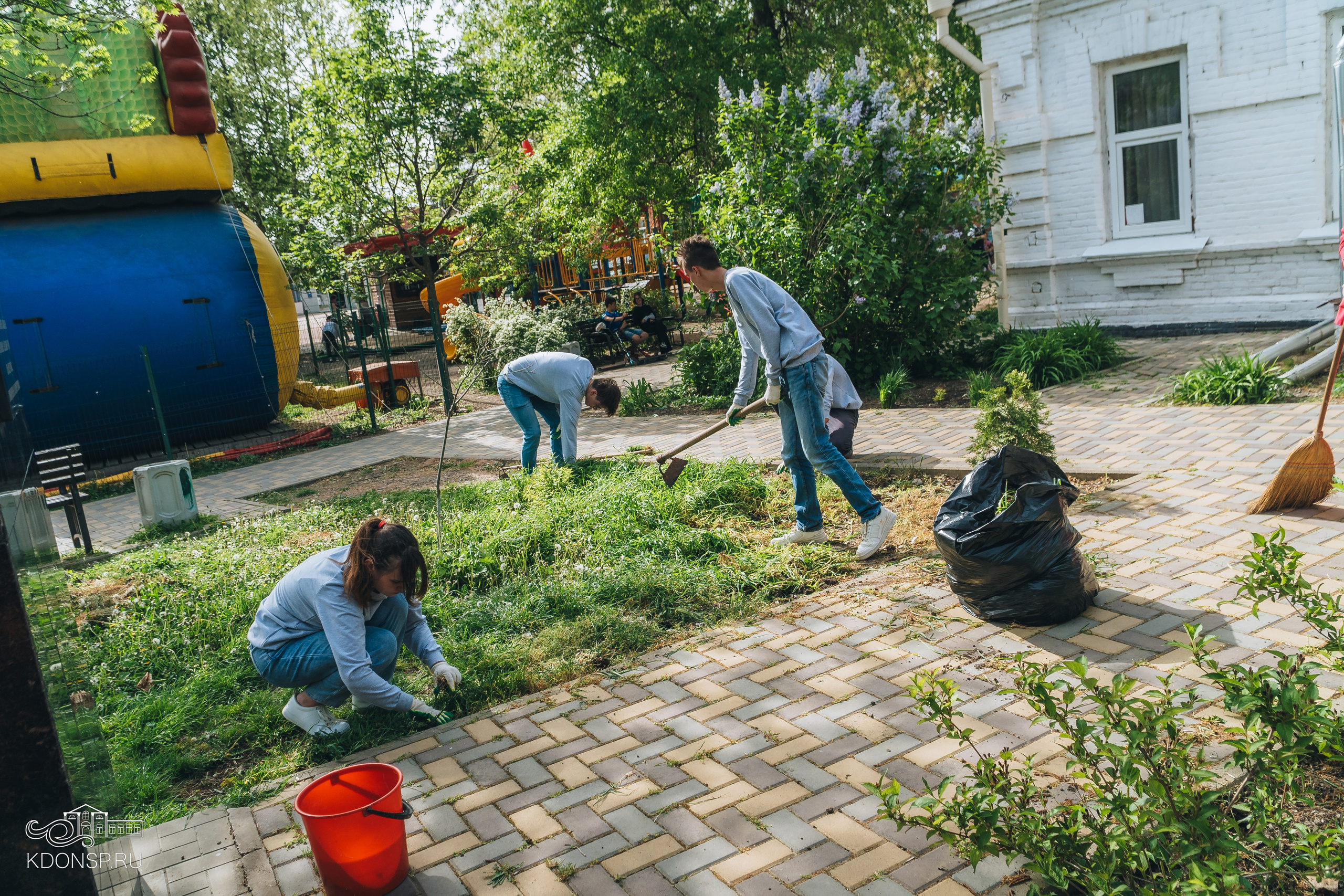 Акция «Всероссийский день заботы о памятниках истории и культуры». Новотитаровский Дом культуры