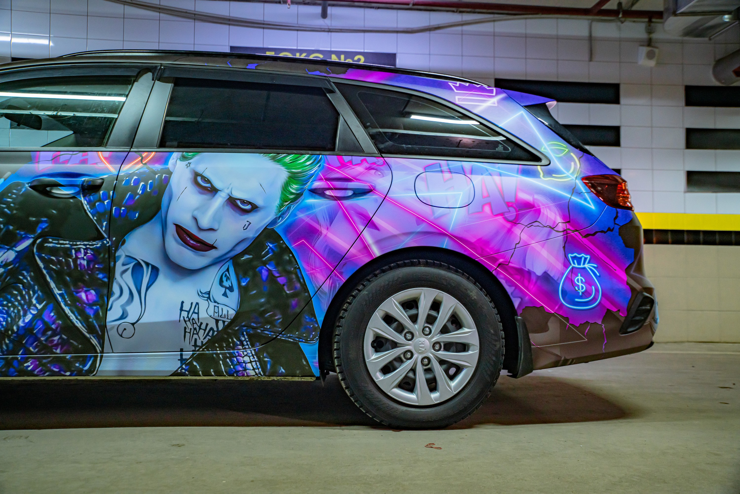 Винилография на KIA Ceed SW. Студия дизайна и оклейки авто Barmaley Design