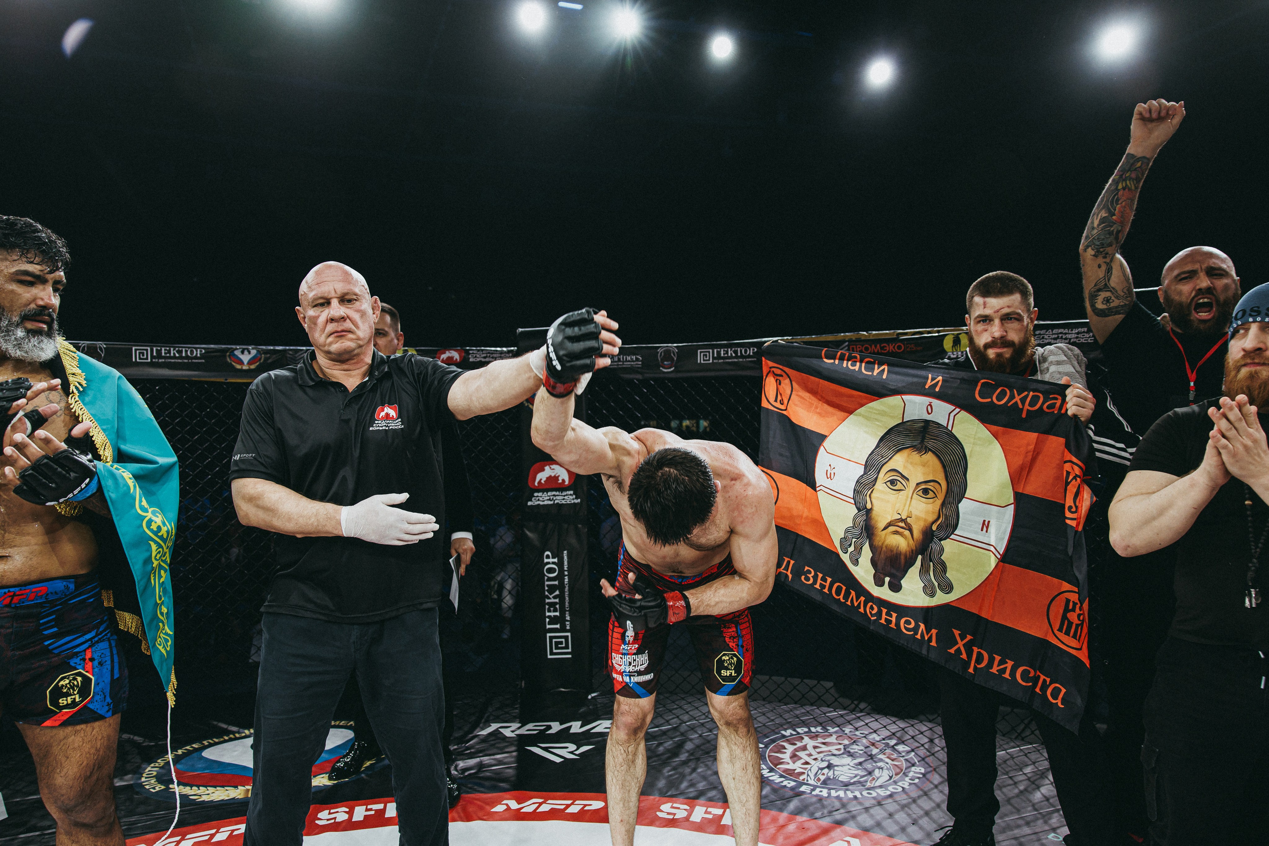 MFP255 ДУГЛАС РИБЕЙРО VS МАКСИМ БУТОРИН. Фотограф Иркутск Антипин Сергей