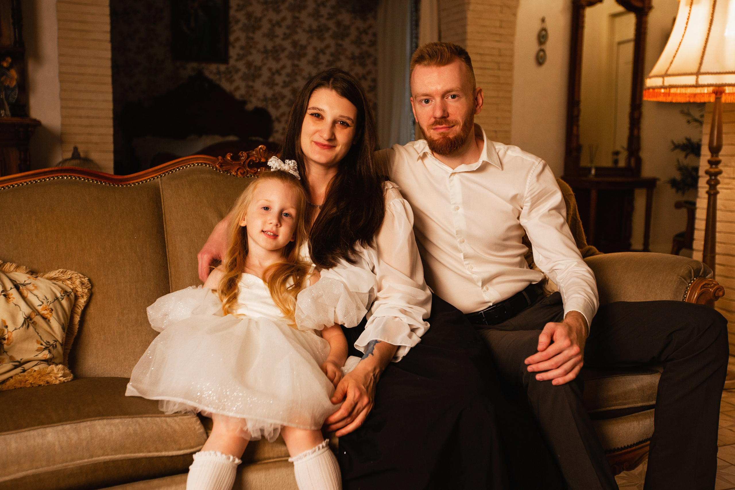 Семейная фотосессия в студии. Семейный фотограф Фрязино Зрячева Кристина