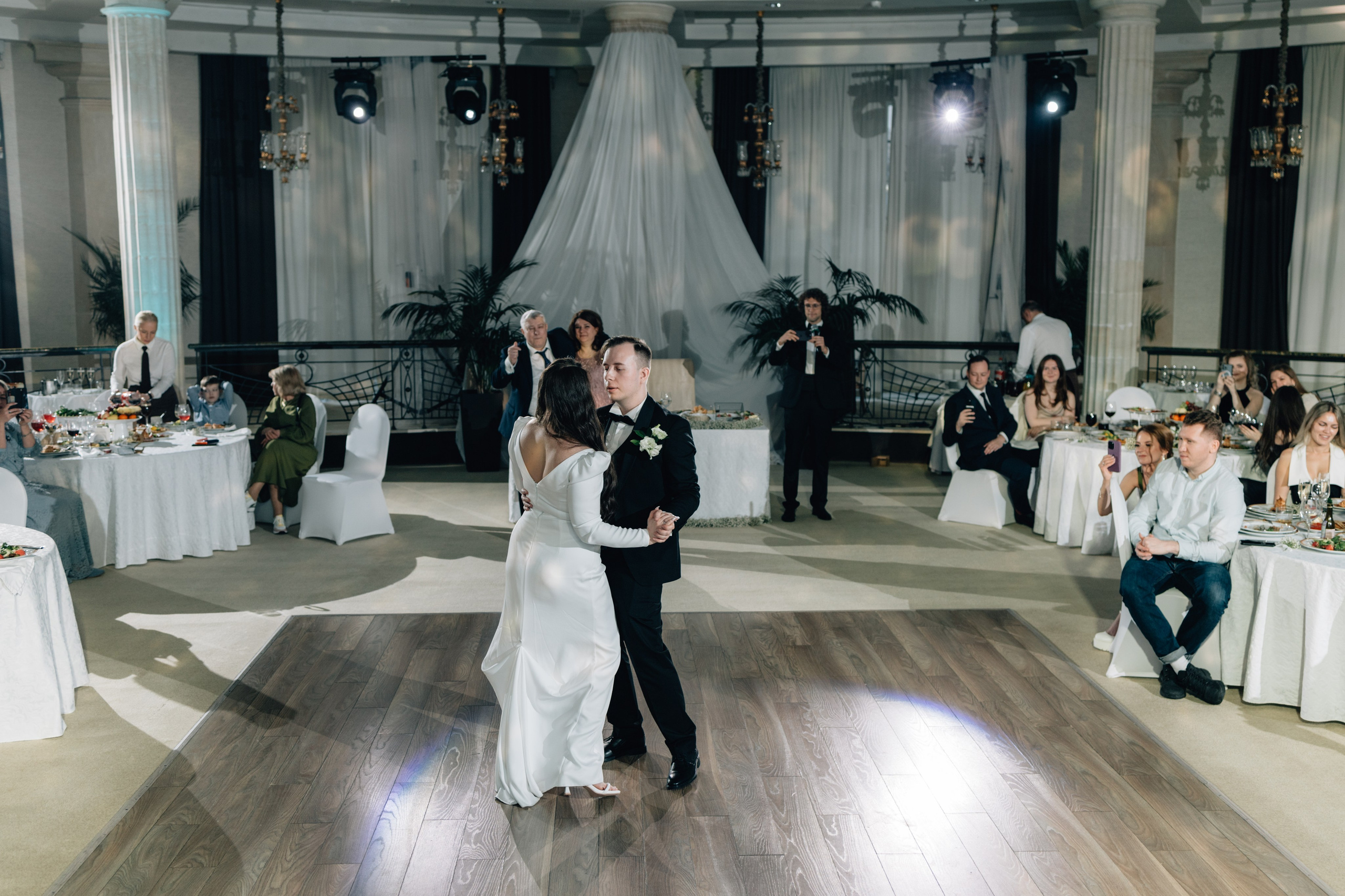 Moment. Свадебный фотограф в Москве Арчылан Николаев