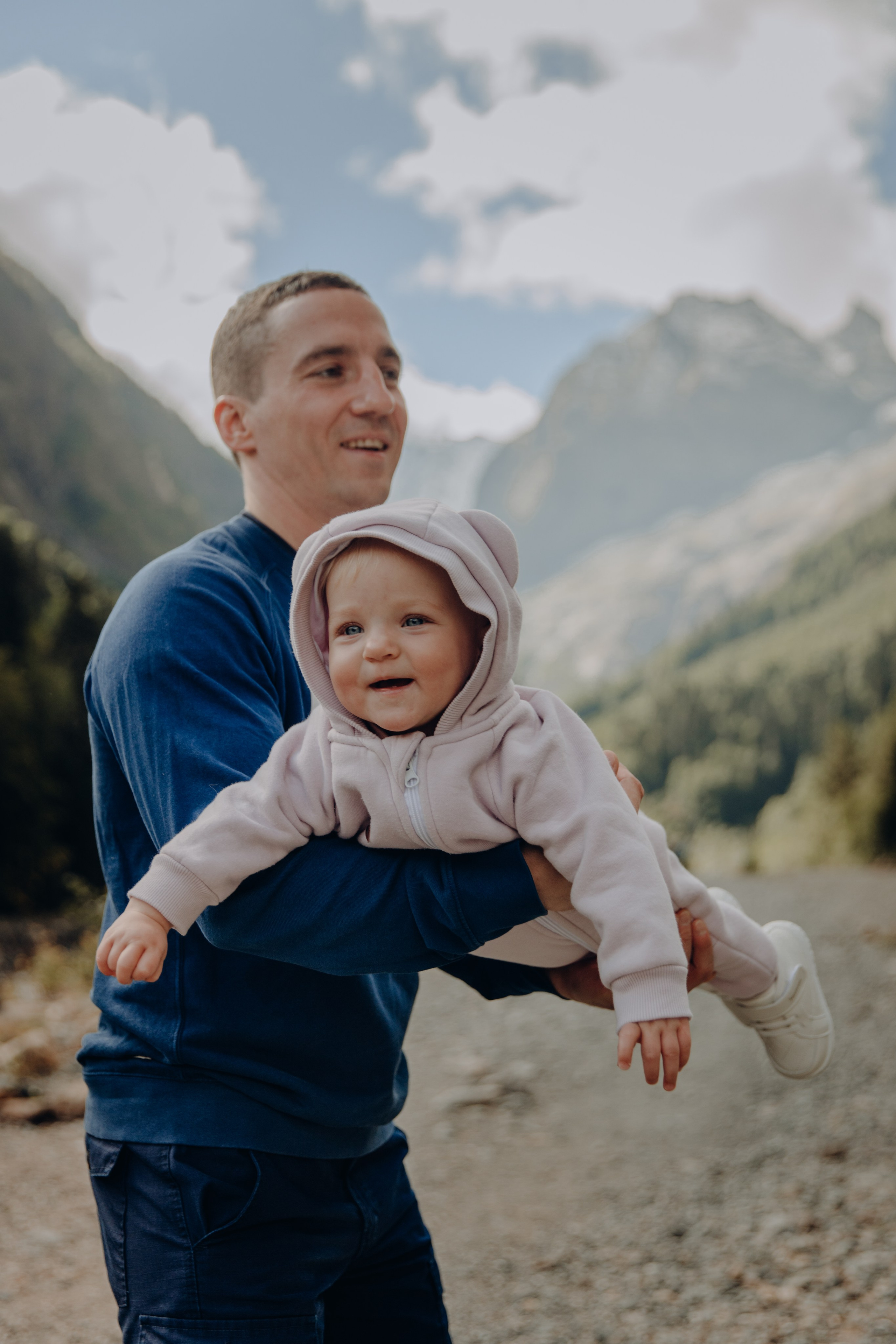 Юля с семьей, Домбай. Портфолио