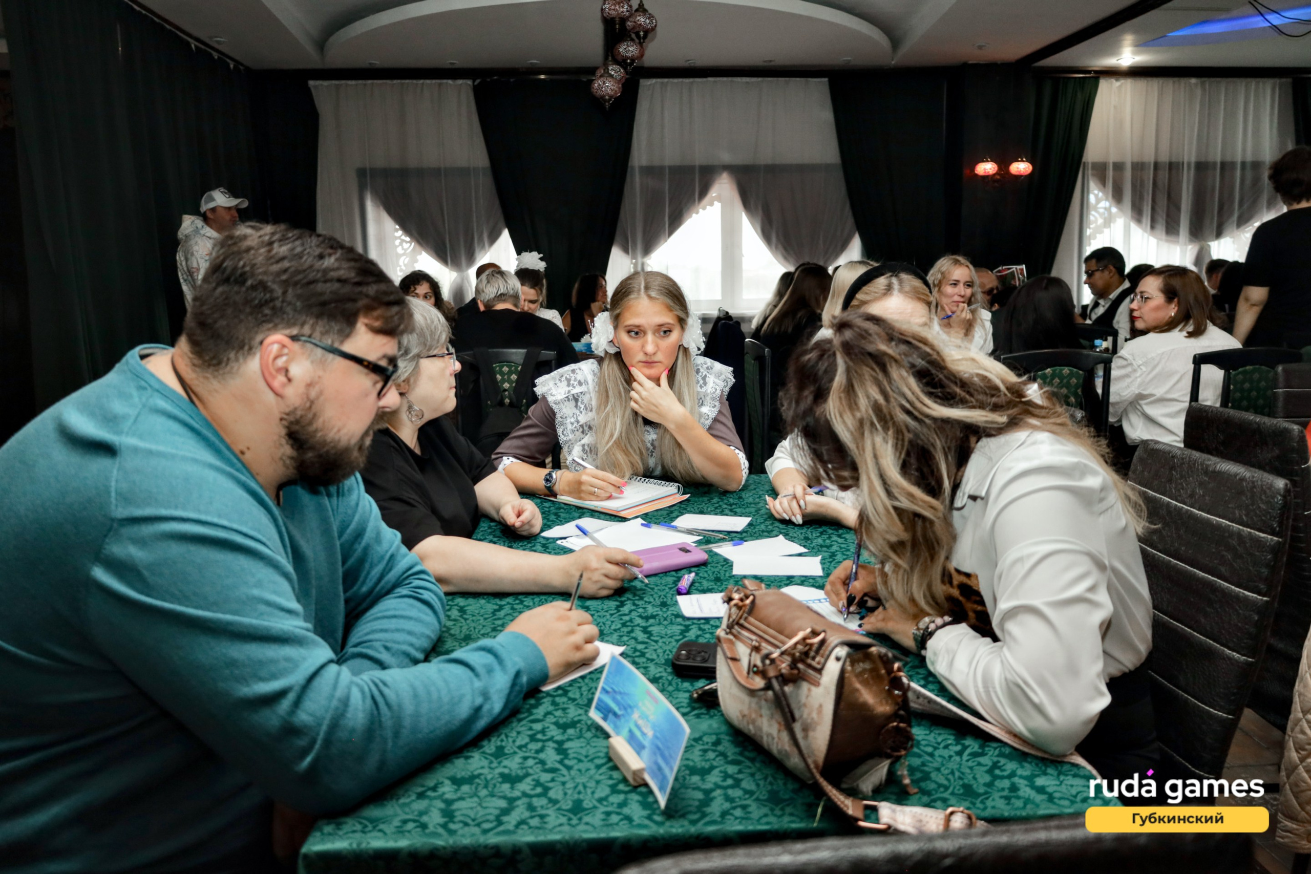 1 сентября. Фотограф в Губкинском | Александра Артамонова