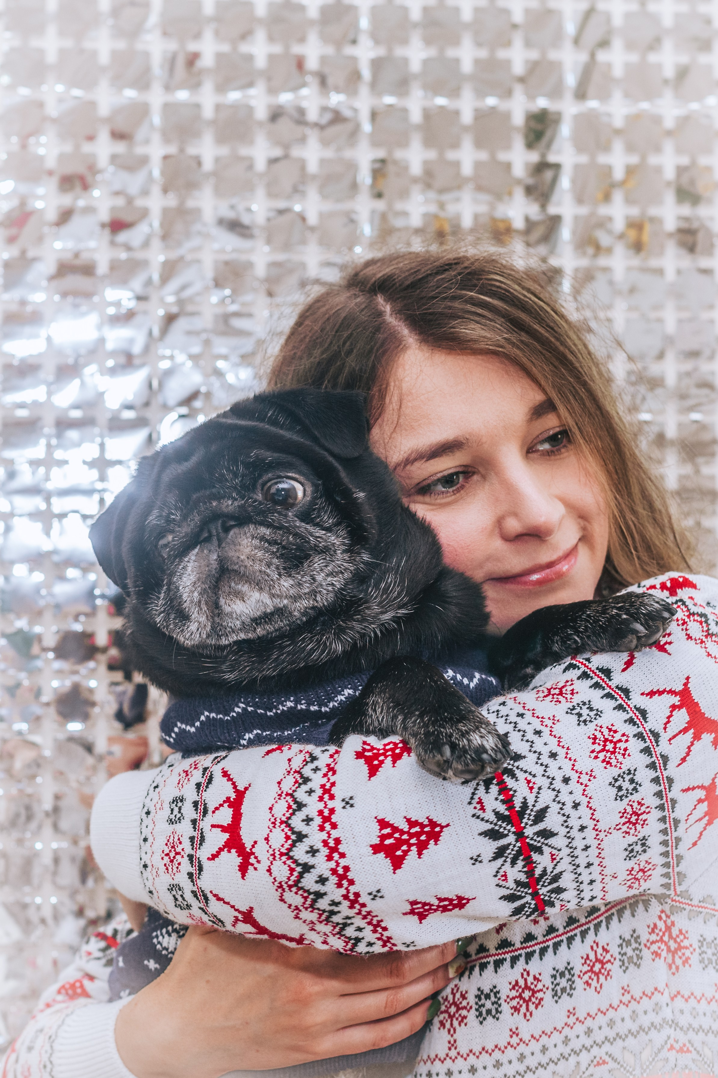 Домашняя фотосессия Оли и двух ее мопсов. Фотограф-анималист Татьяна Степанова