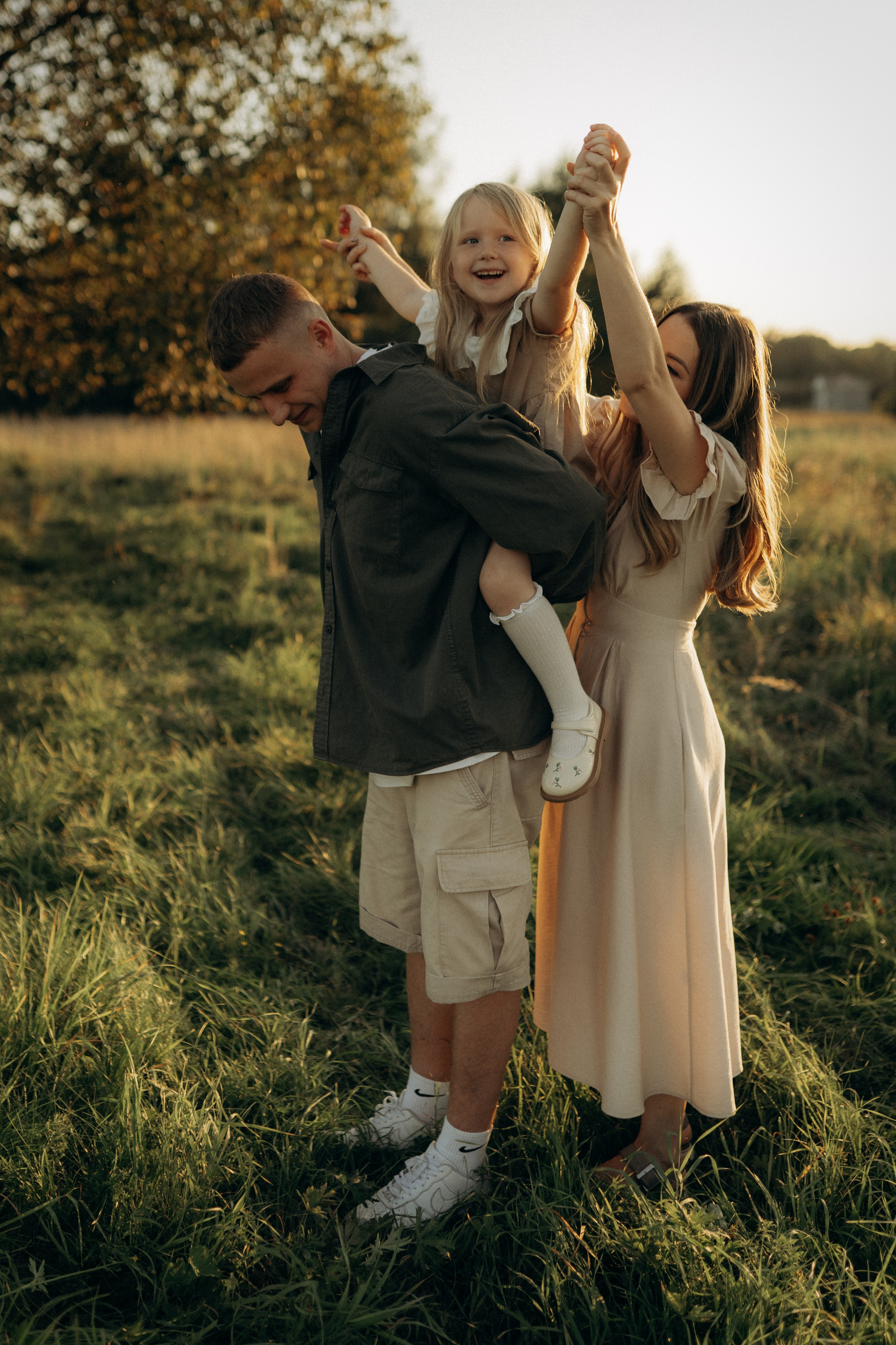 Летний вечер в поле. Семейный lifestyle фотограф в Москве Рената Рафикова